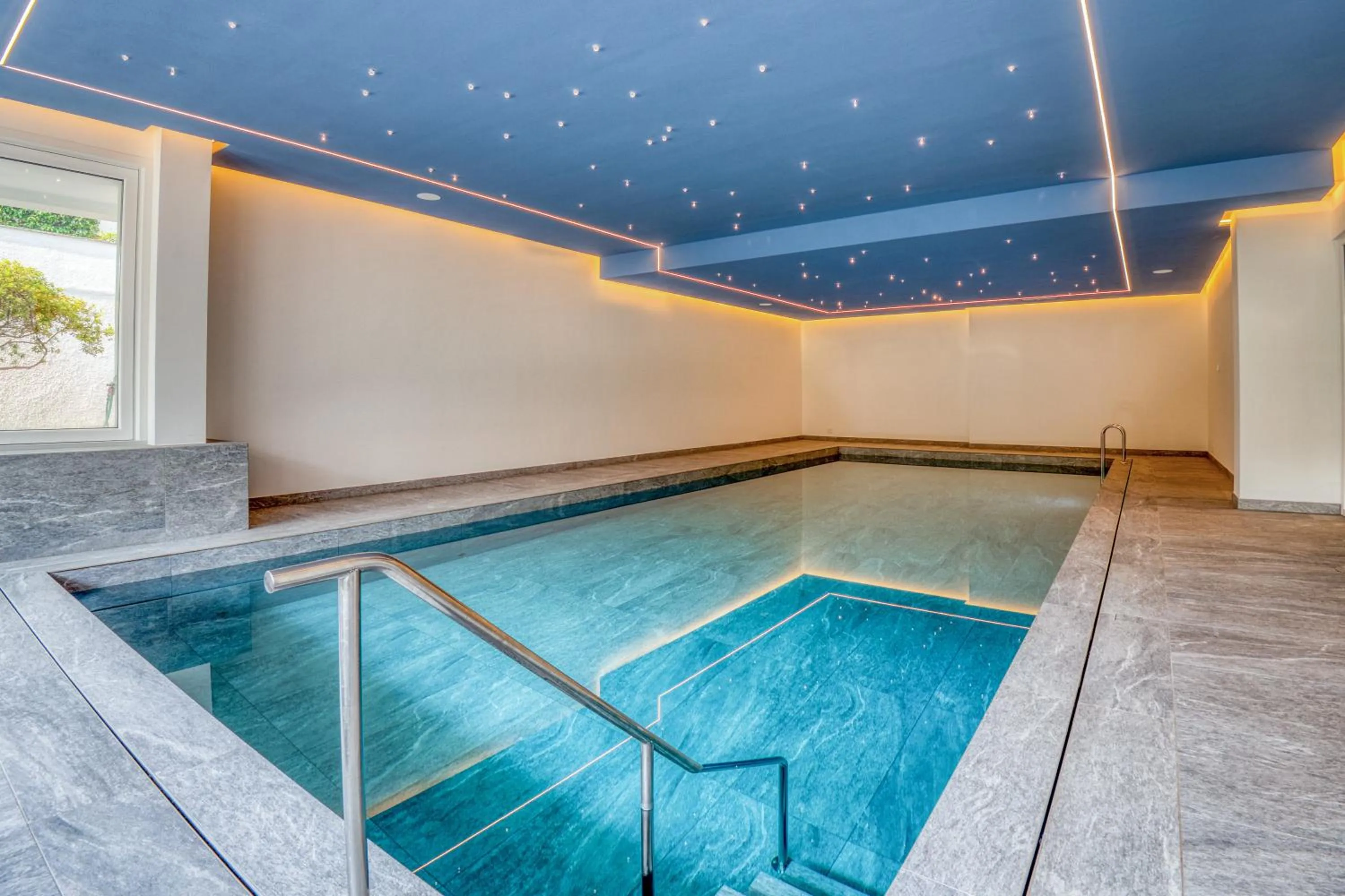 Swimming pool in Sasso Boretto, Luxury Holiday Apartments