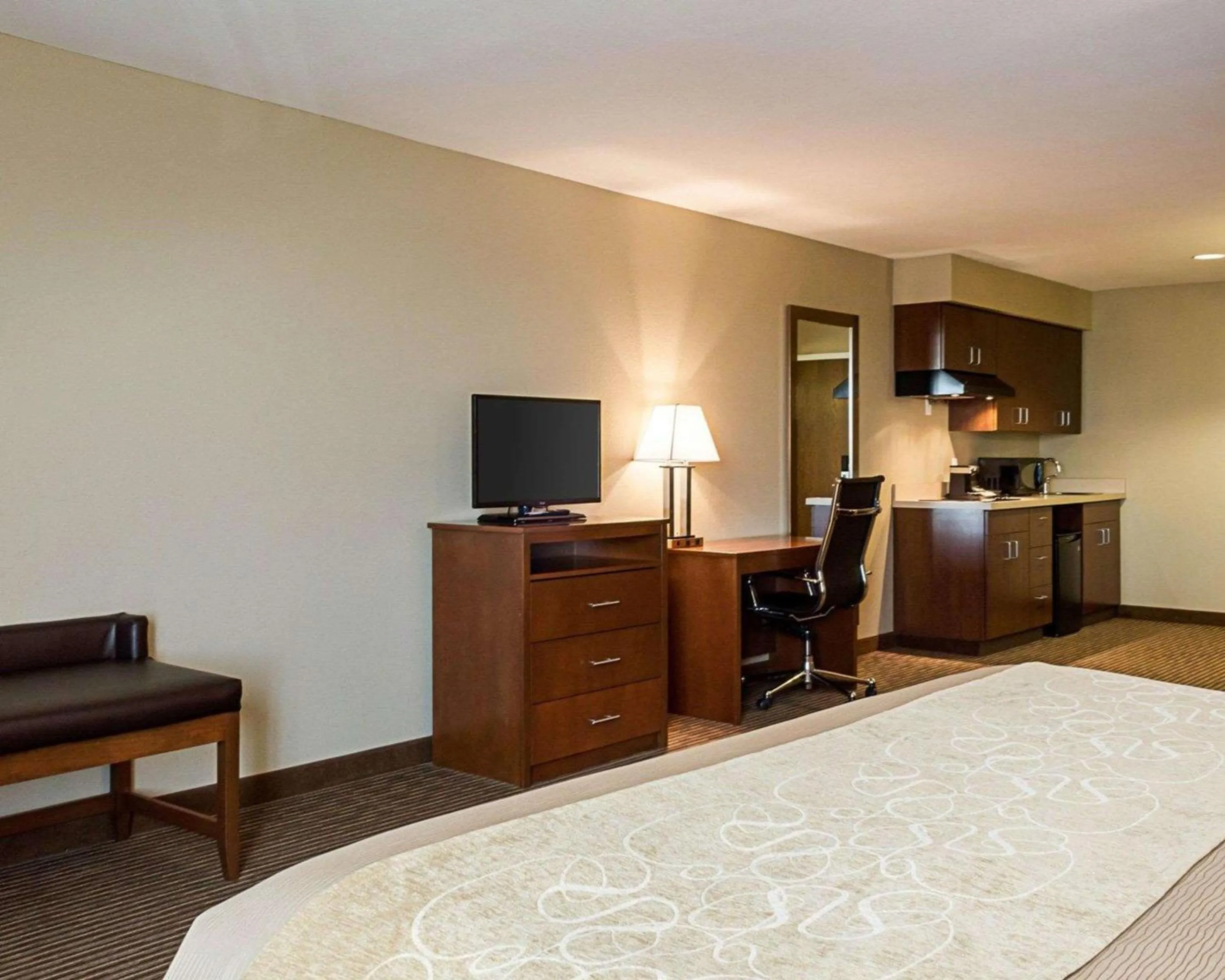 Bedroom, Bed in Comfort Inn & Suites Watford City