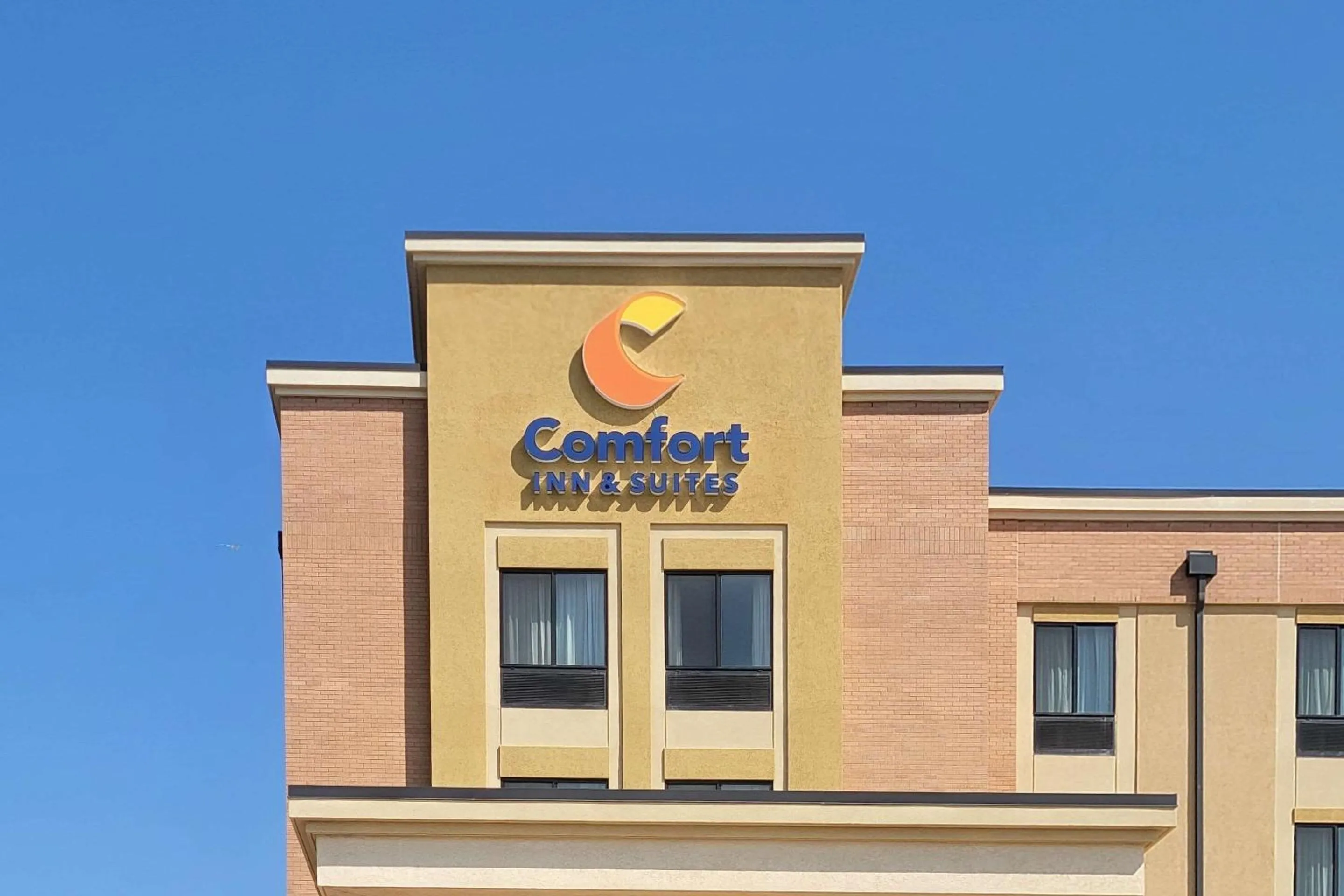 Property building in Comfort Inn & Suites Watford City