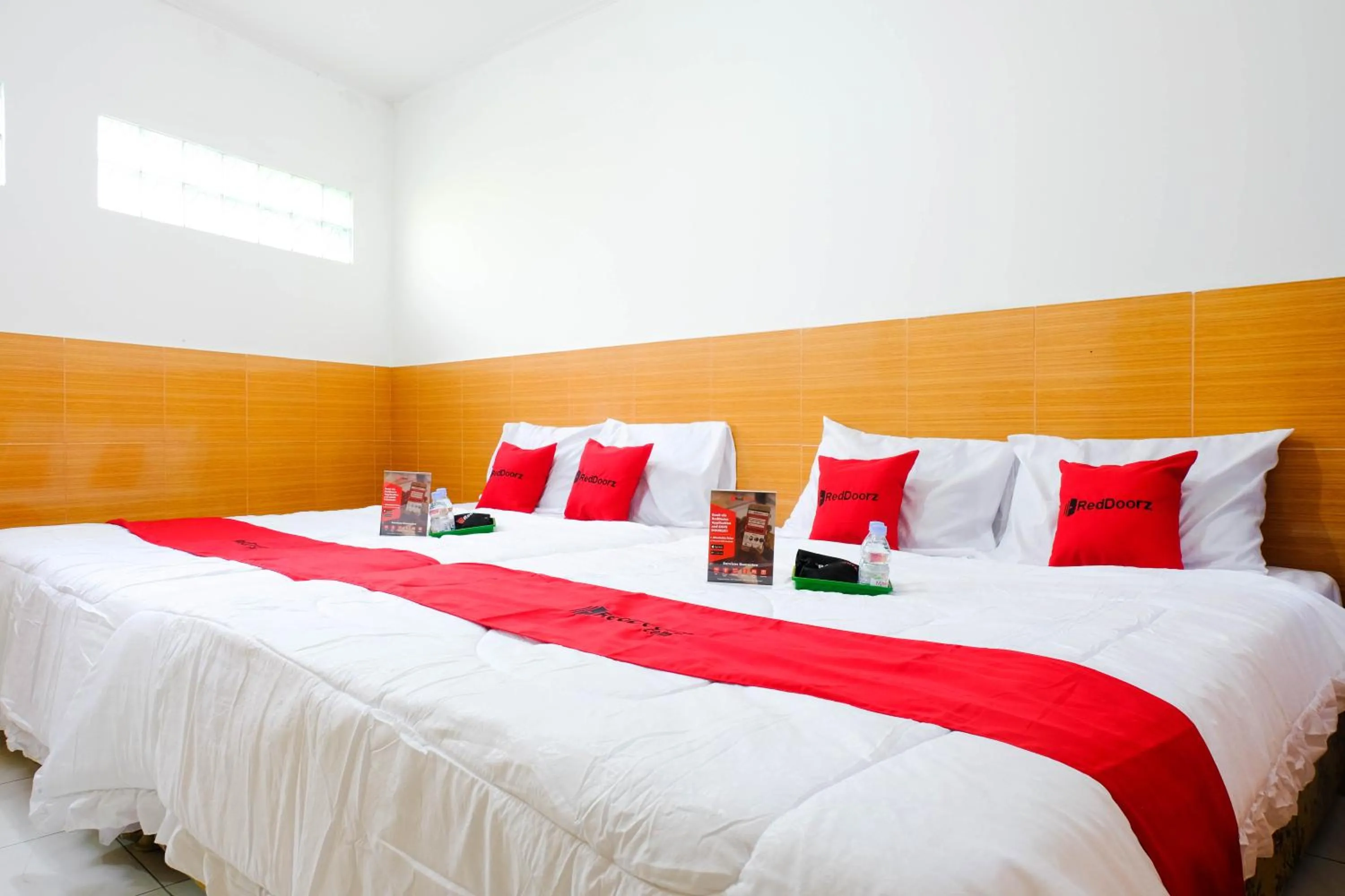 Bed in RedDoorz near STAB Syailendra Kopeng