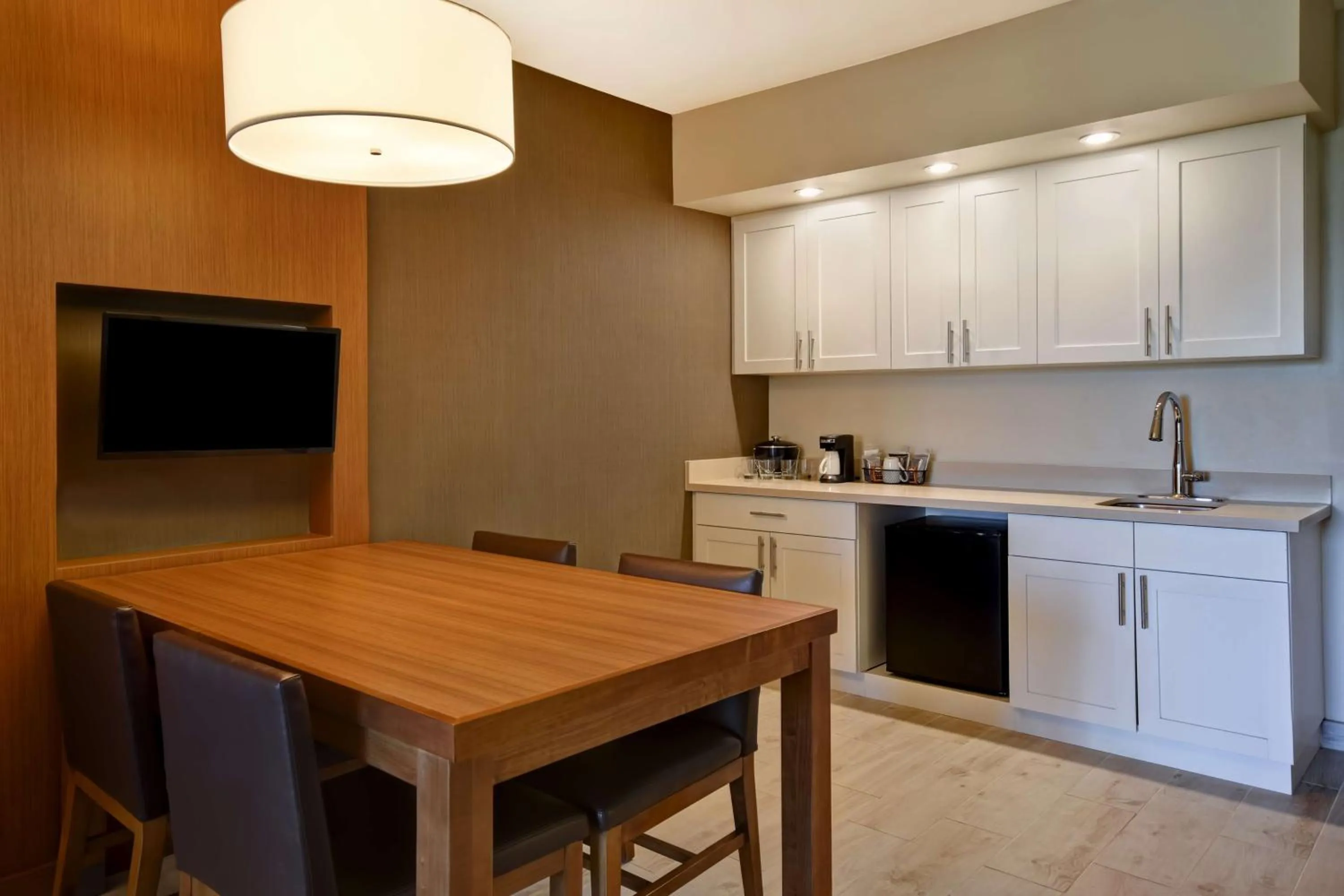 Photo of the whole room in Hyatt Place Huntsville - Research Park - Redstone