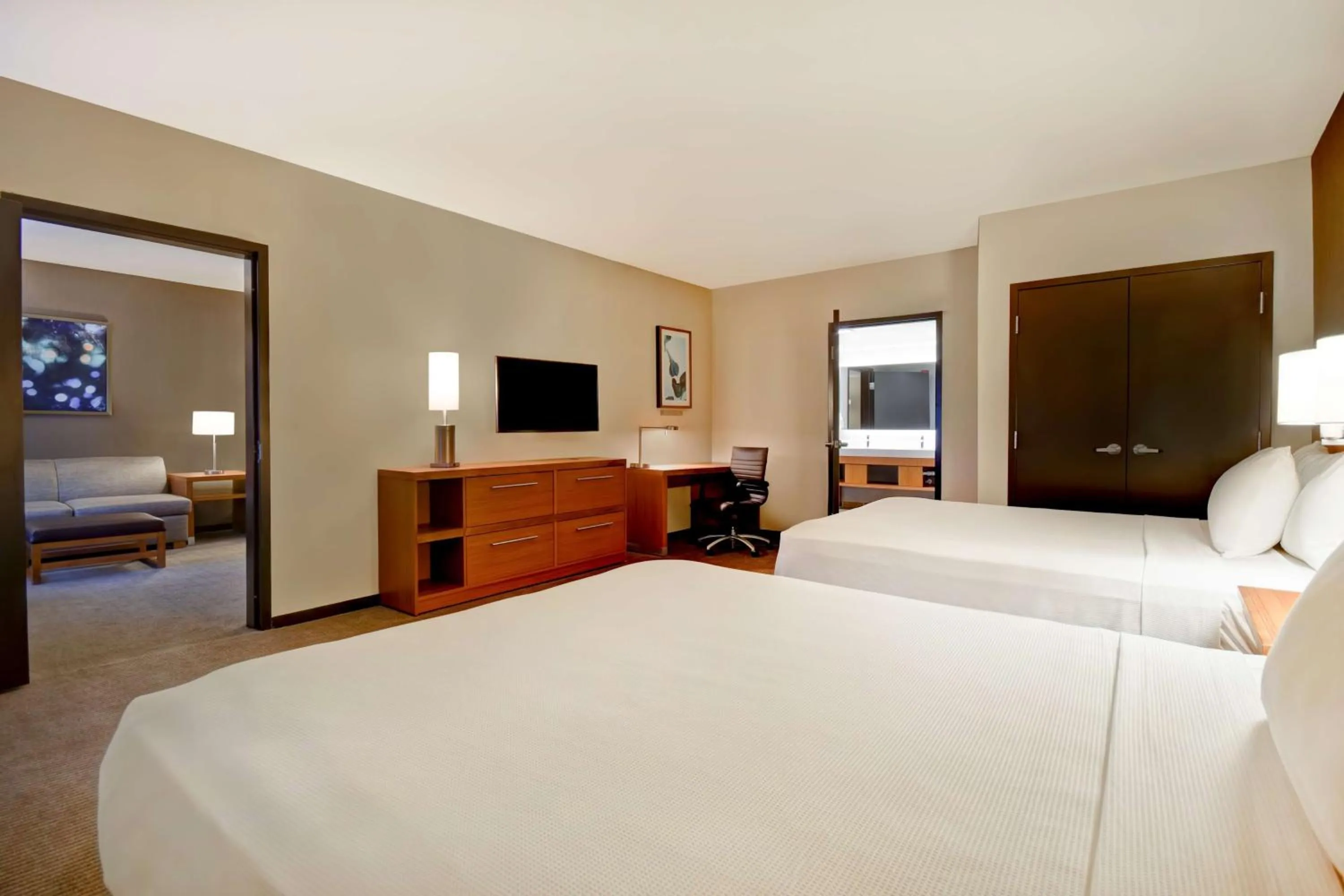 Photo of the whole room, Bed in Hyatt Place Huntsville - Research Park - Redstone