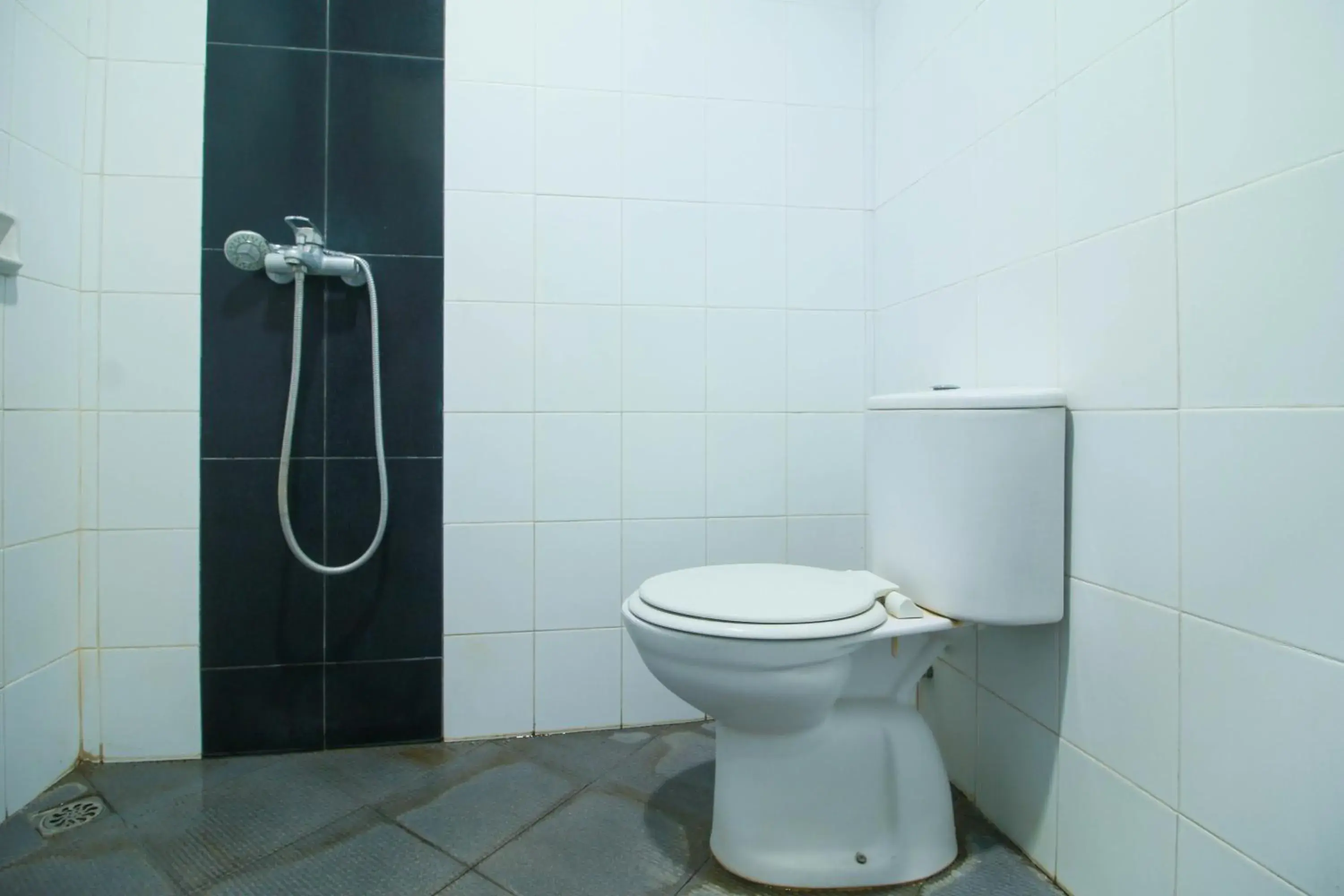 Twin Room in RedDoorz Syariah near Universitas Jenderal Soedirman Twin Room in RedDoorz Syariah near Universitas Jenderal Soedirman