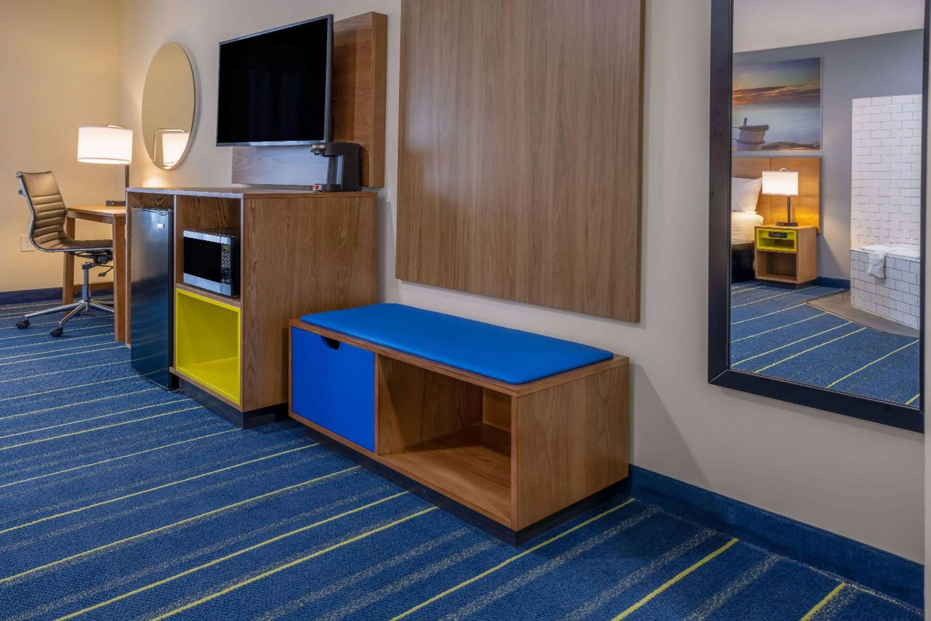 Photo of the whole room in Days Inn by Wyndham Grayson