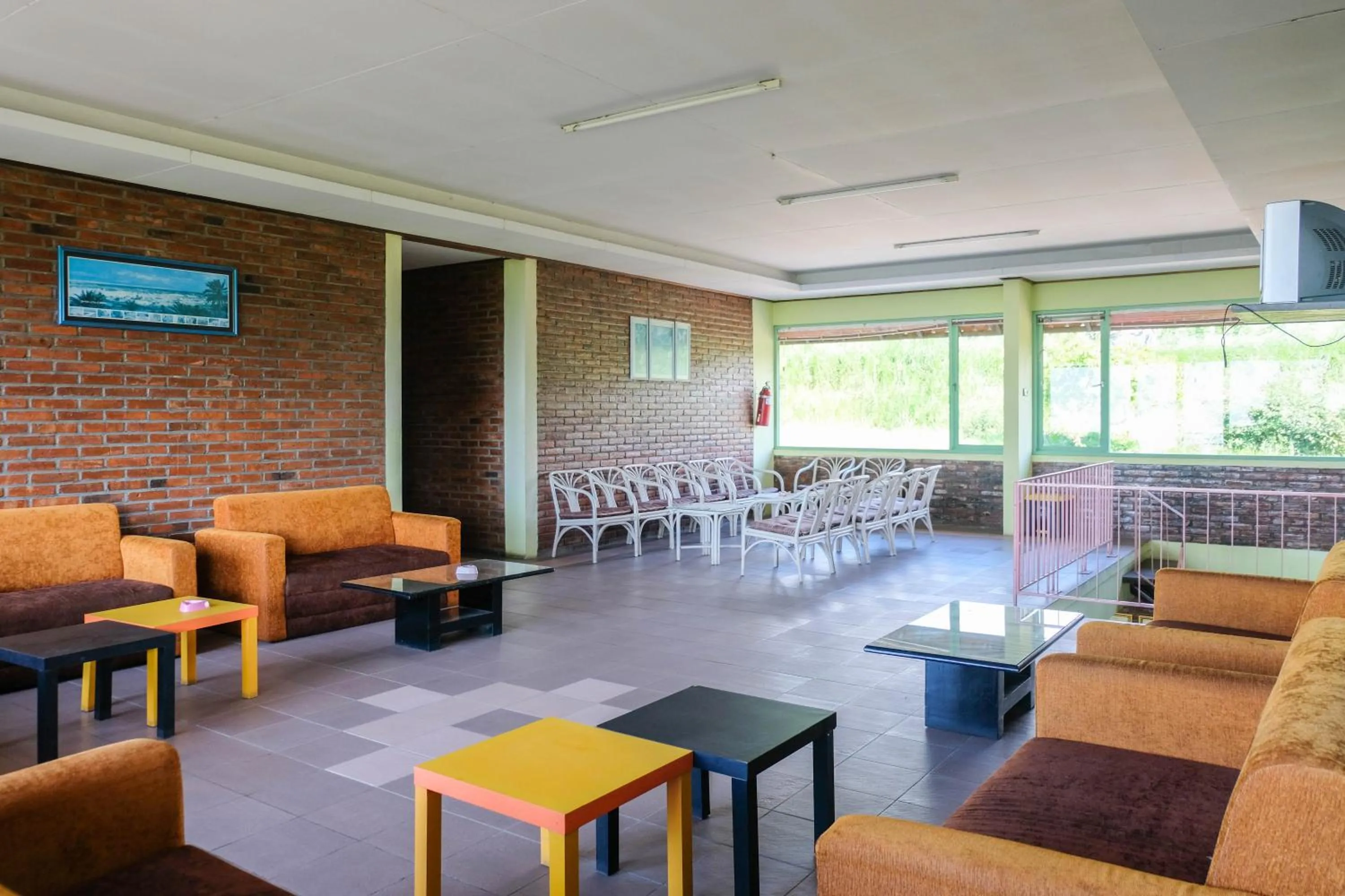 Restaurant/places to eat in RedDoorz Syariah near Kopeng Treetop Adventure