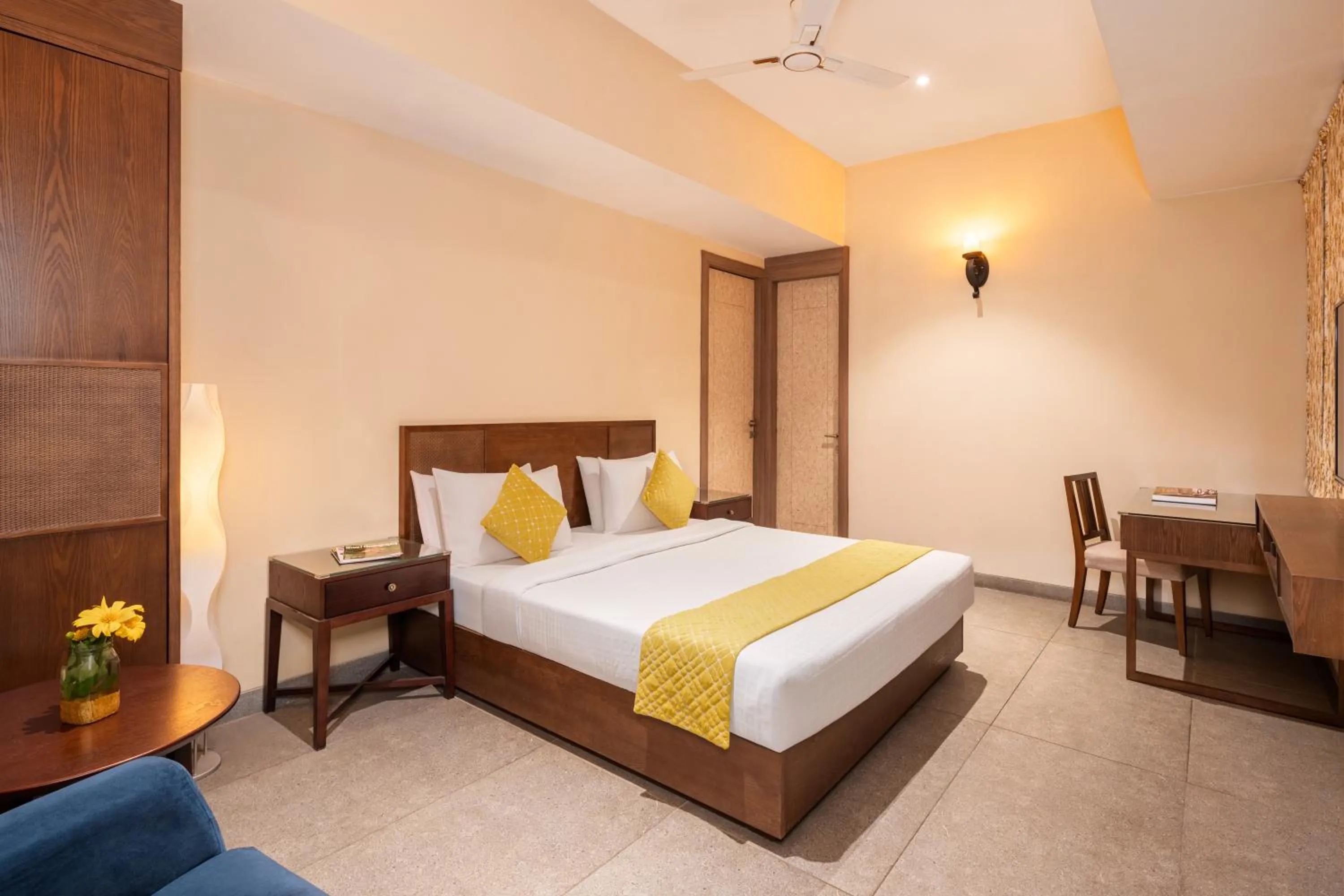 Bed in The Summer House, Pachmarhi - AM Hotel Kollection