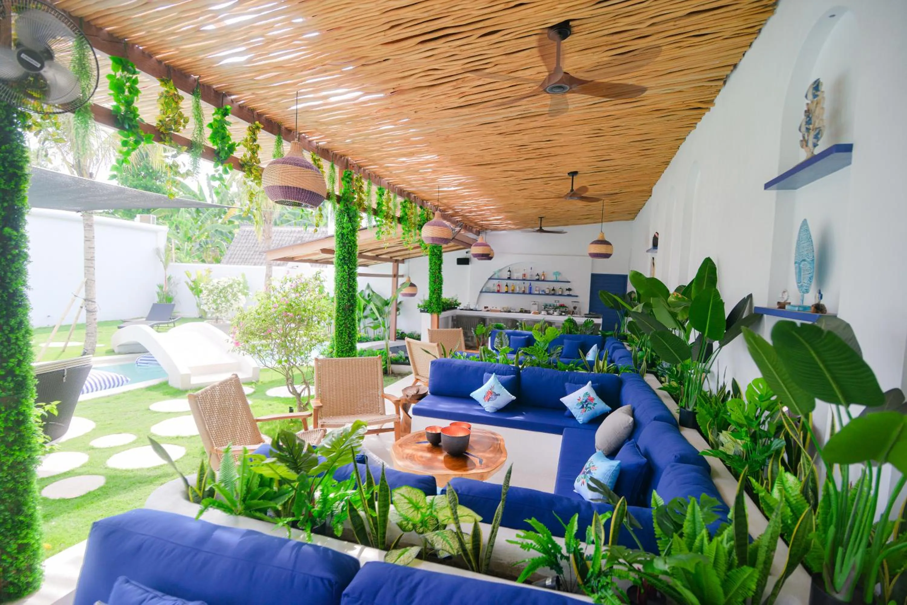 Restaurant/places to eat in The Koho Air Hotel