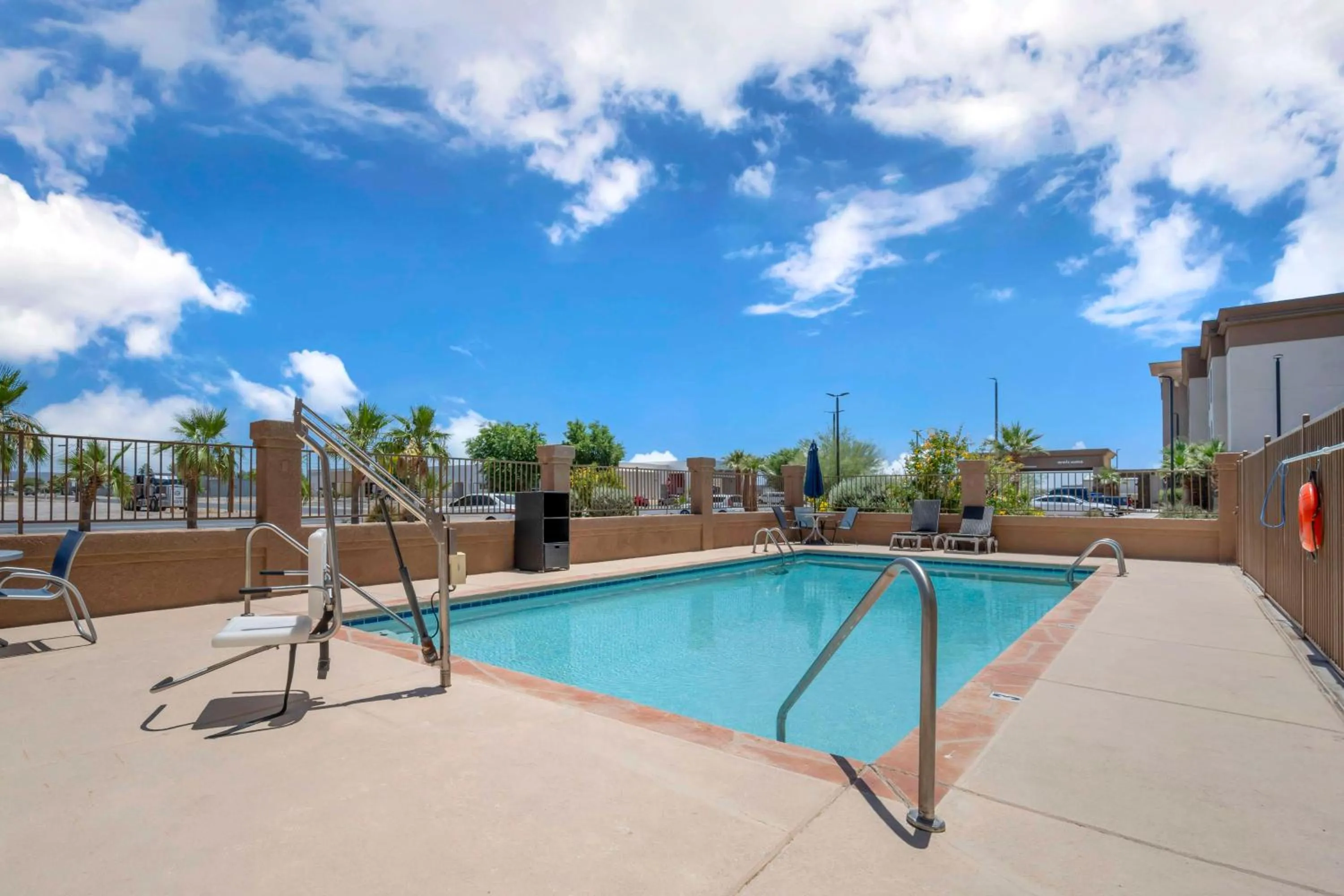 Pool view in Best Western Parker Inn