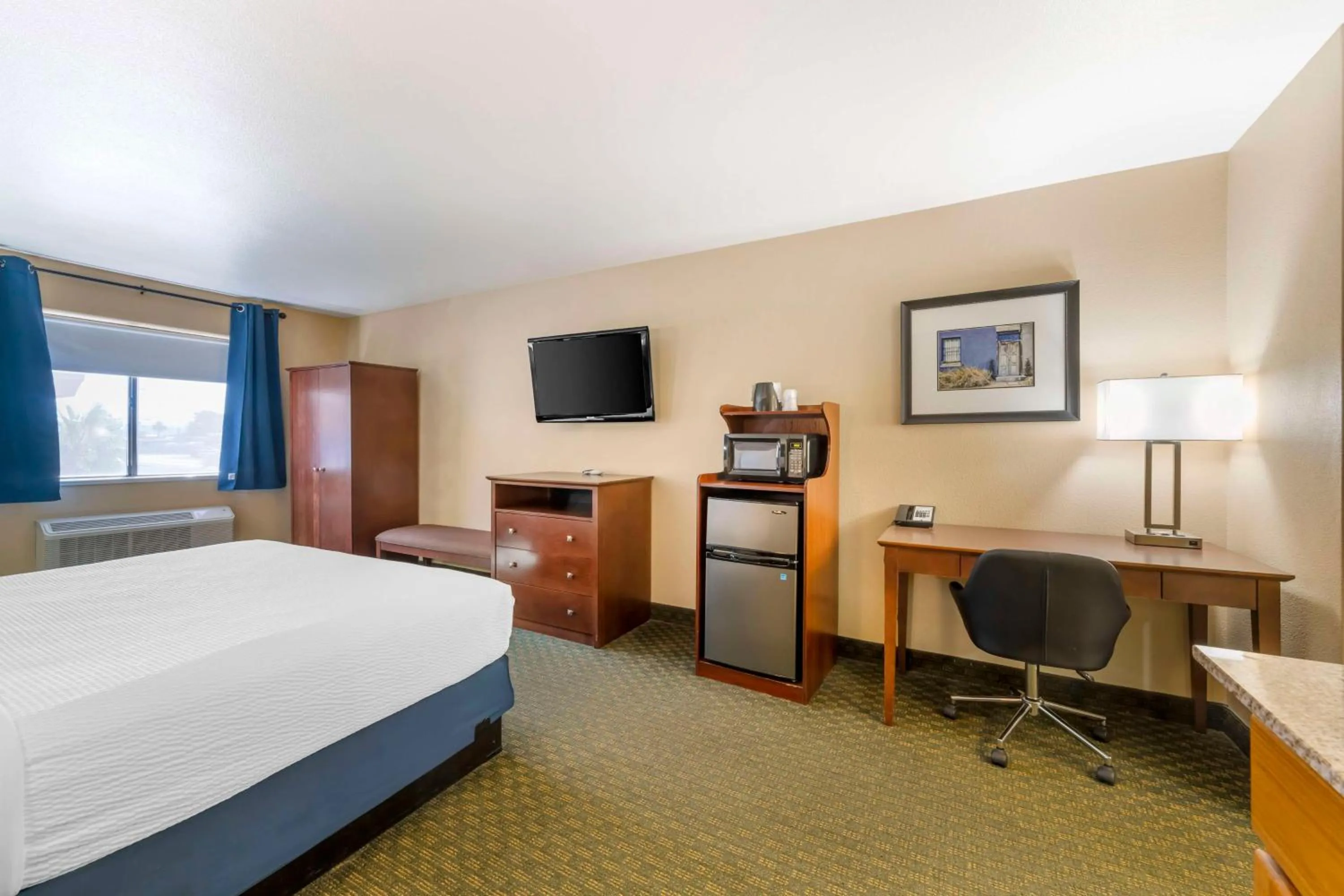 Bedroom, Bed in Best Western Parker Inn