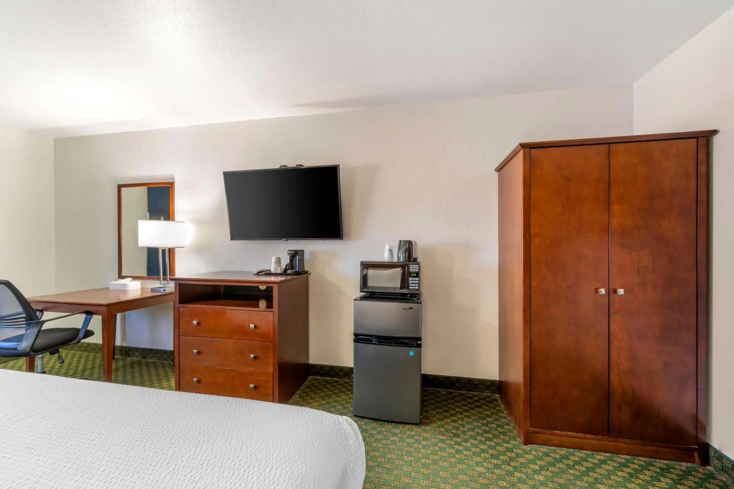 Bedroom, Bed in Best Western Parker Inn