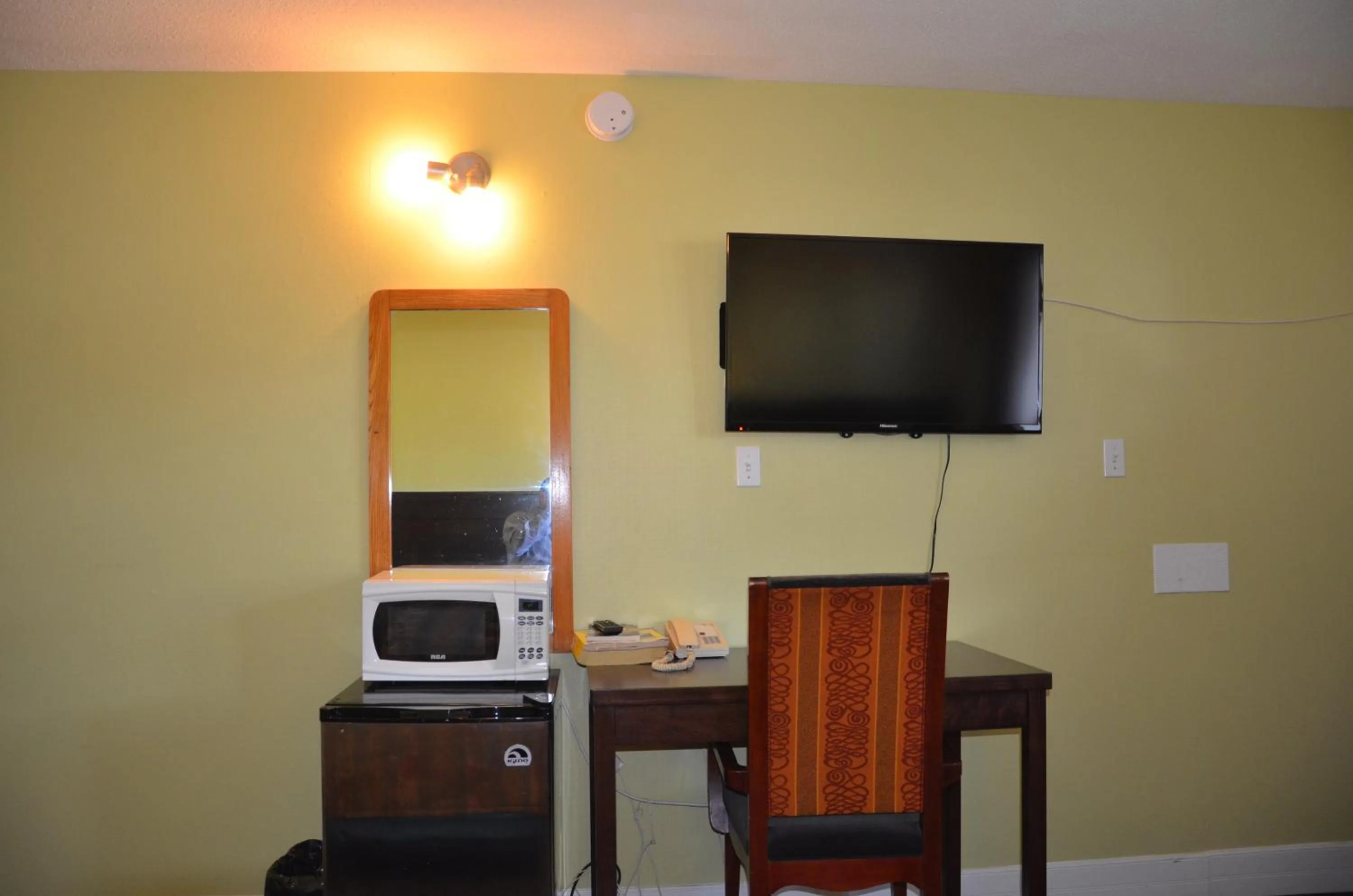 TV and multimedia in Coachman Inn