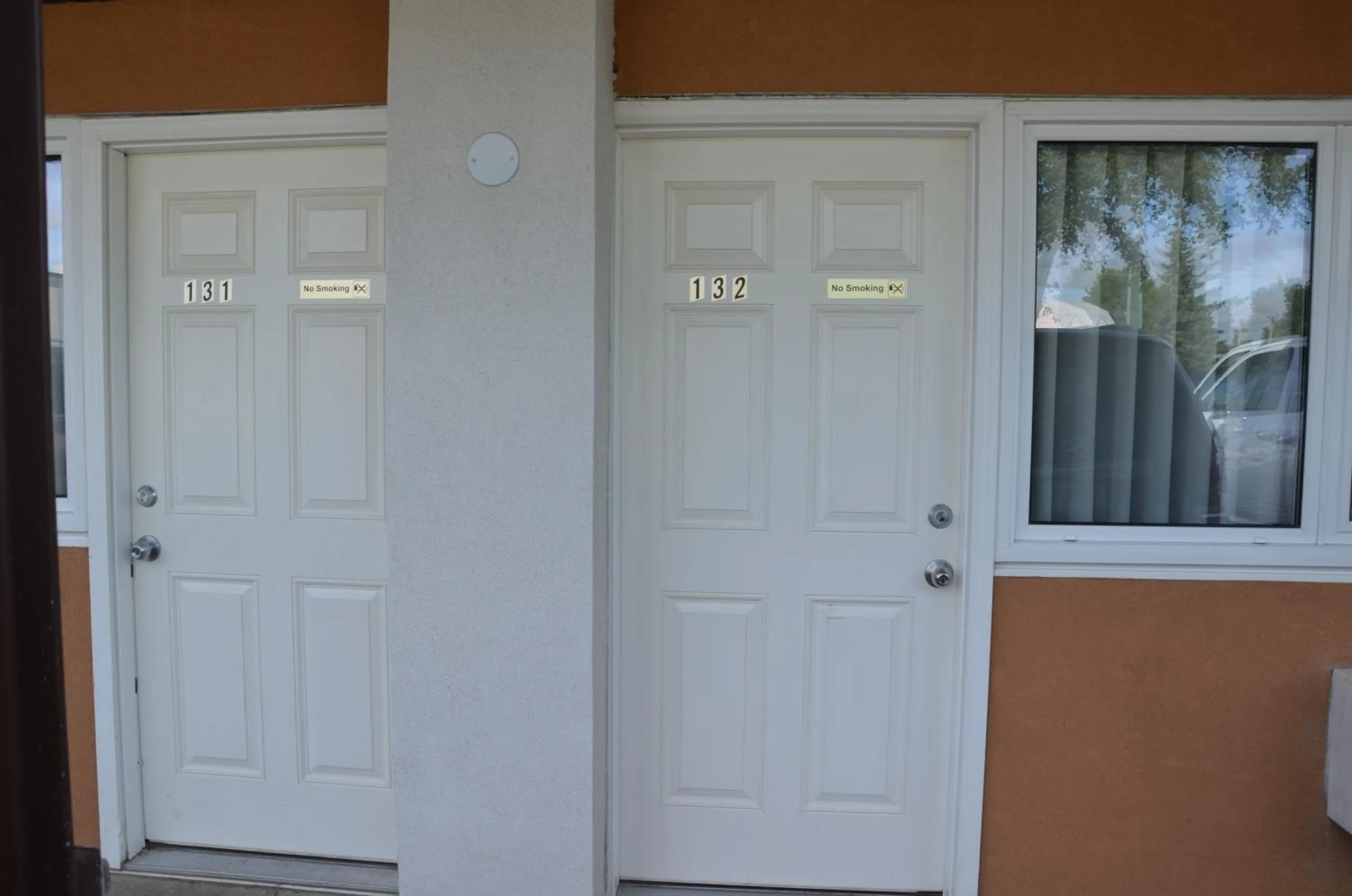 Facade/entrance in Coachman Inn