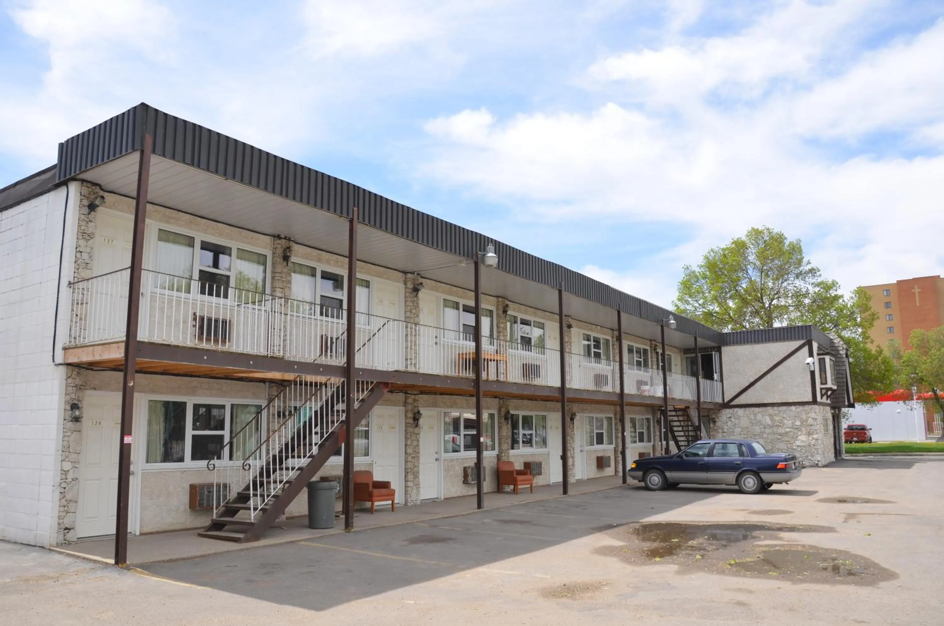 Facade/entrance in Coachman Inn