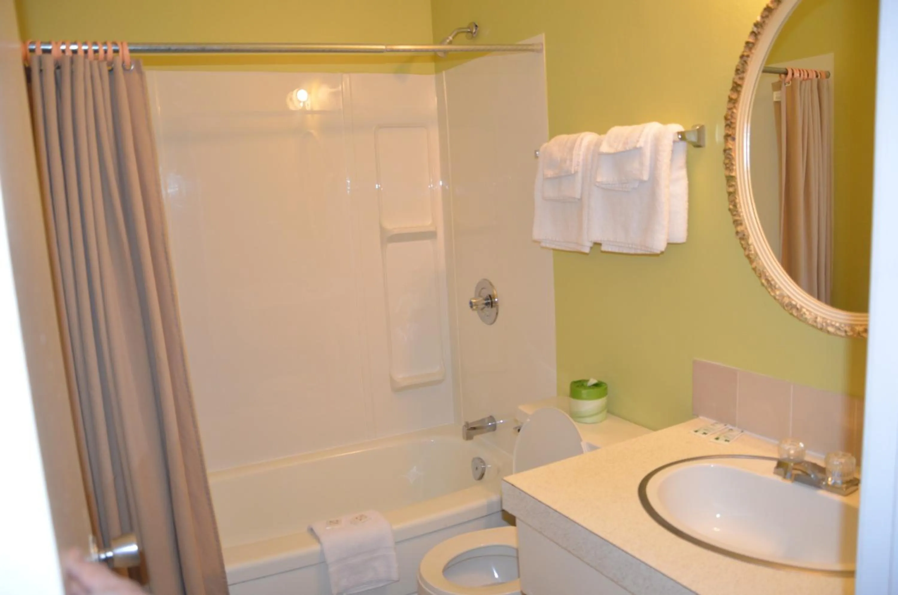 Bathroom in Coachman Inn