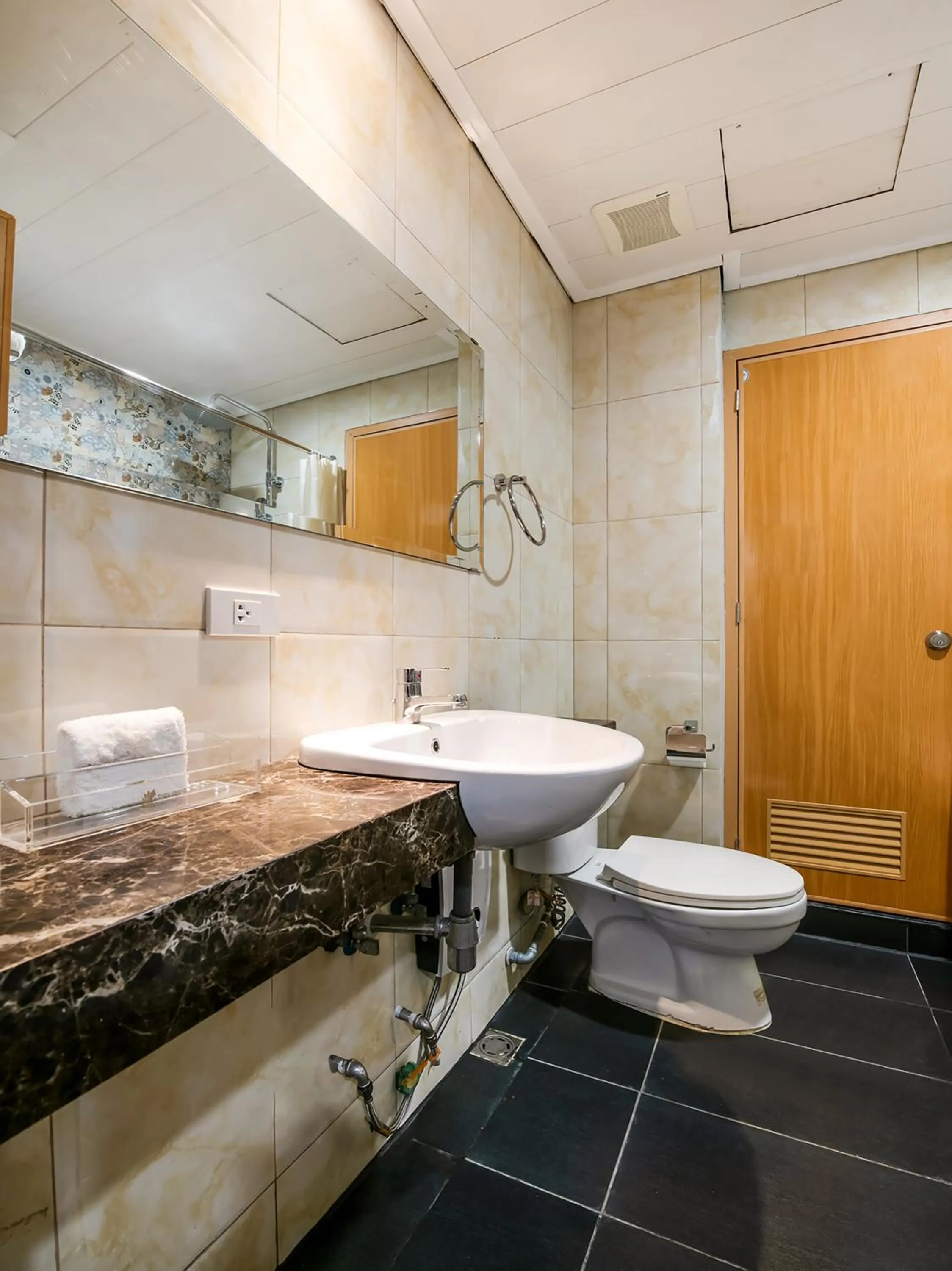 Bay Area Suites Manila