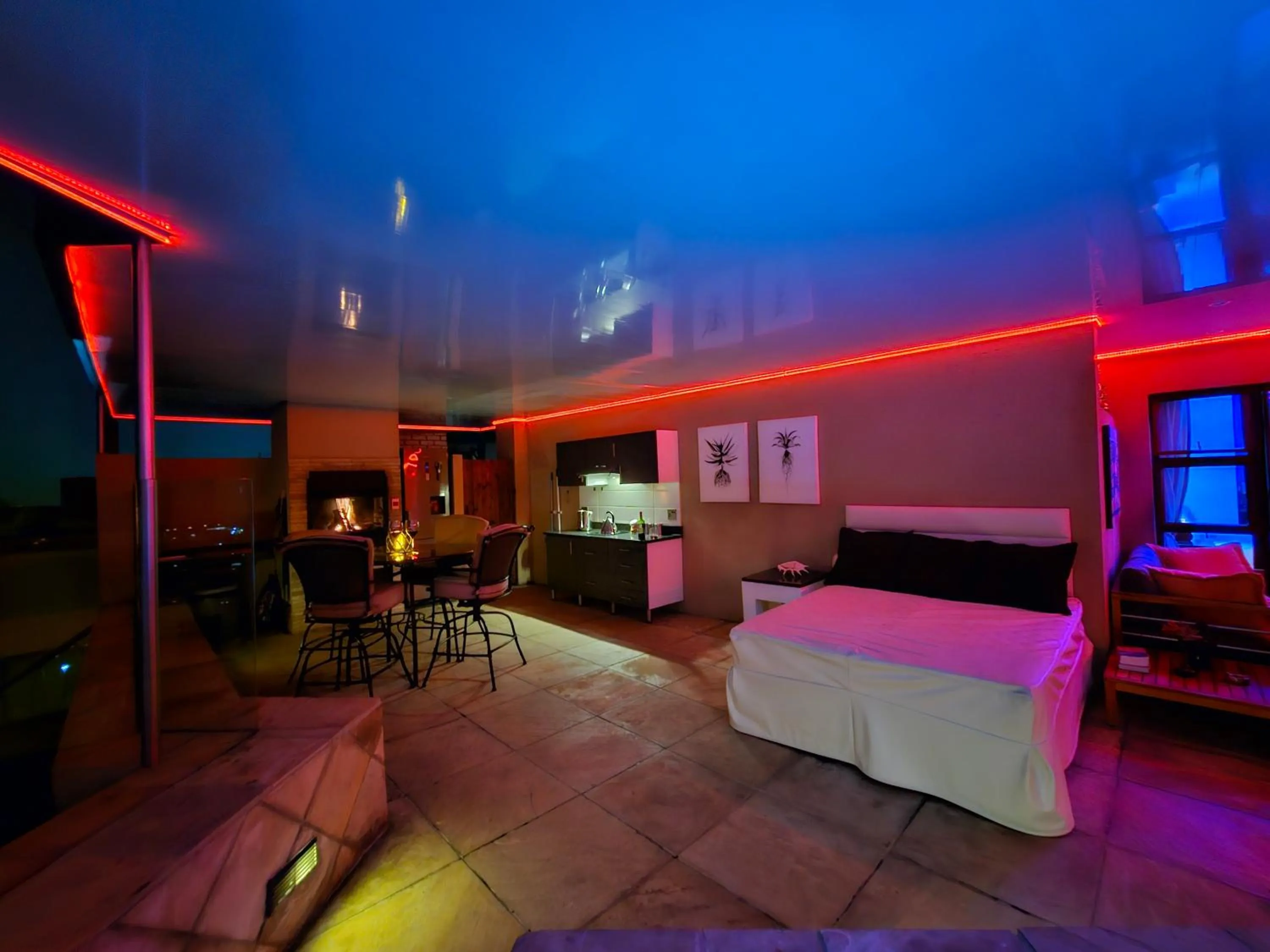 Evening entertainment, Bed in Weston Guest House Krugersdorp