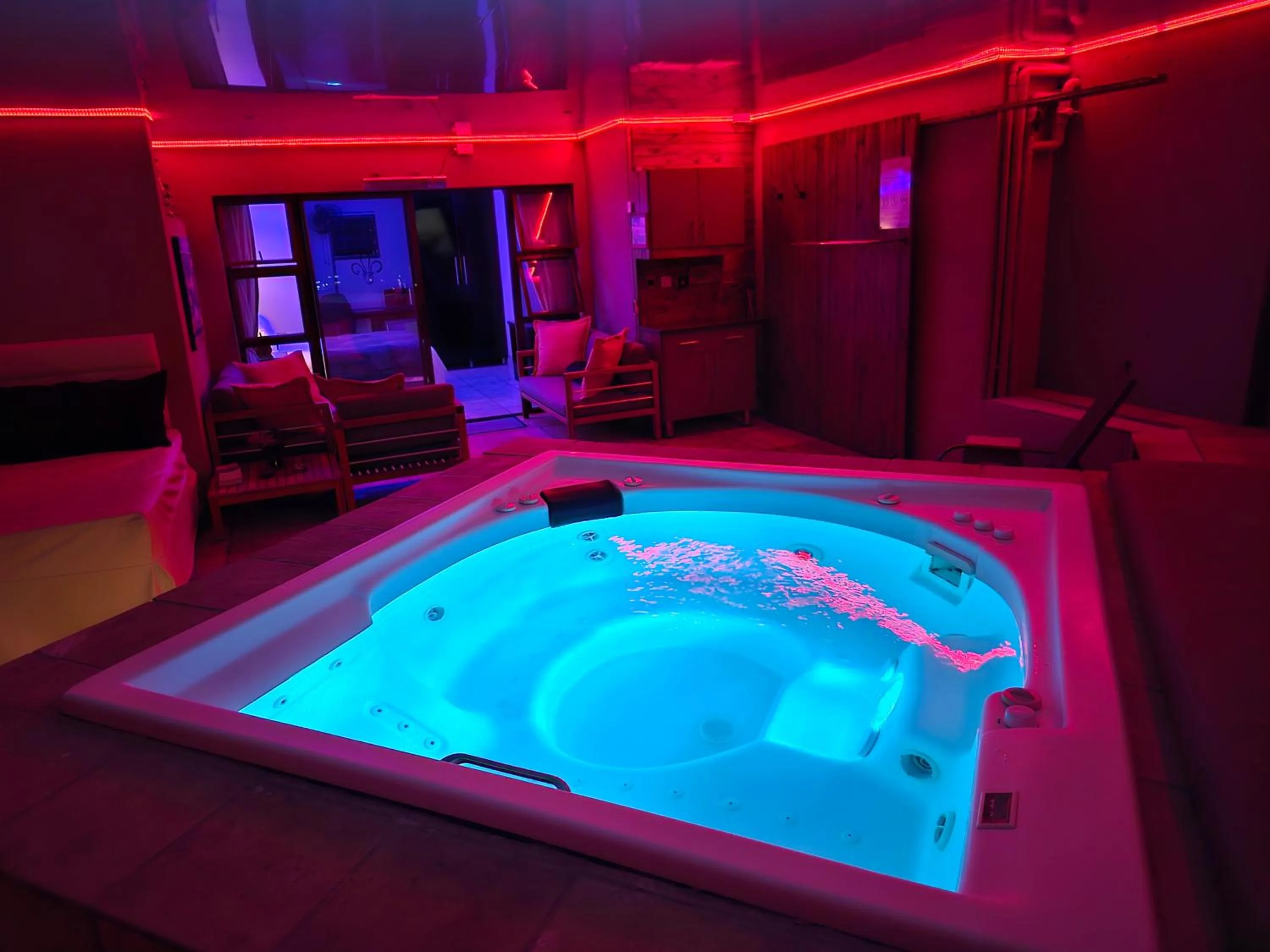 Hot Tub in Weston Guest House Krugersdorp