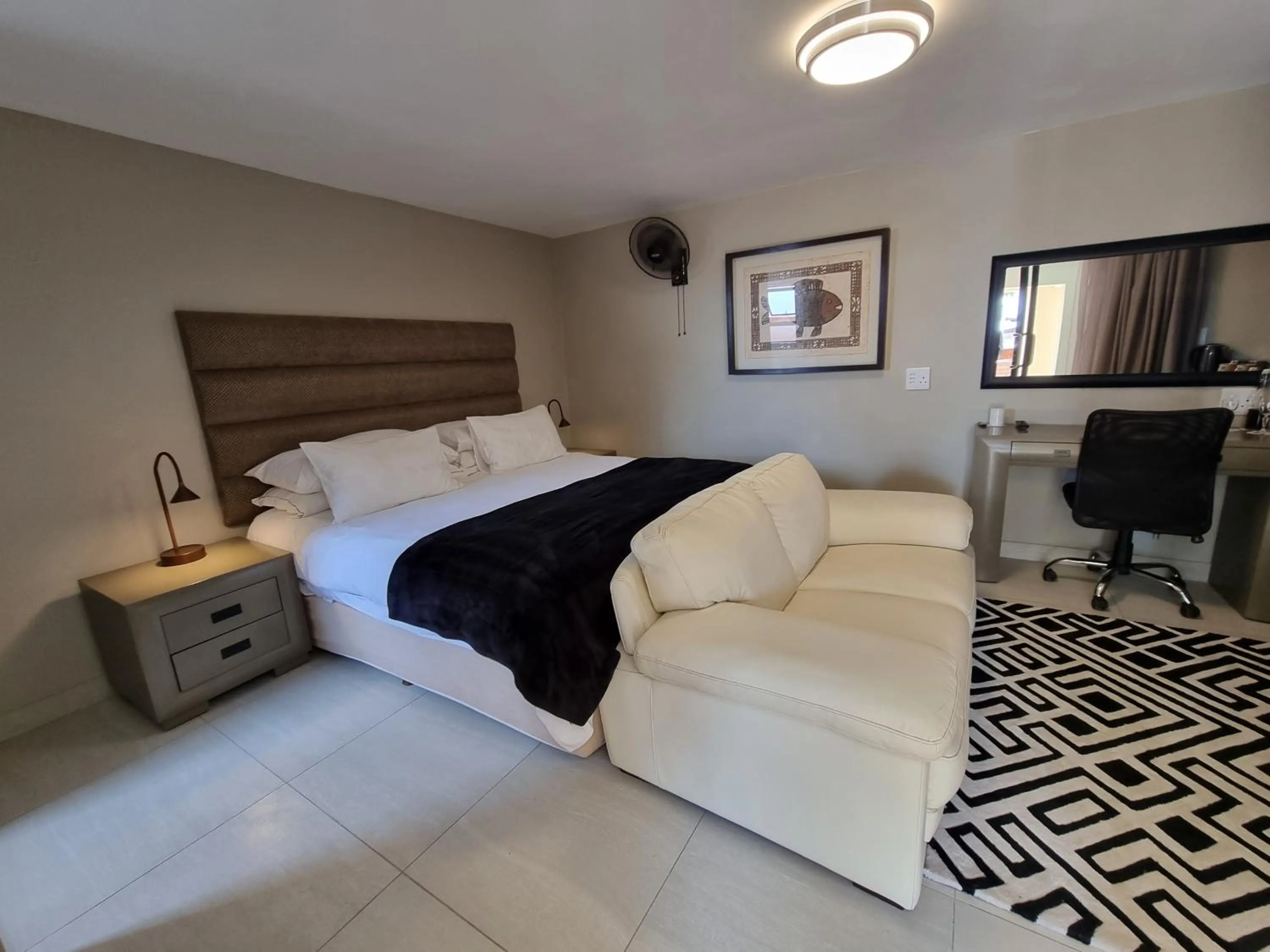 Photo of the whole room, Bed in Weston Guest House Krugersdorp