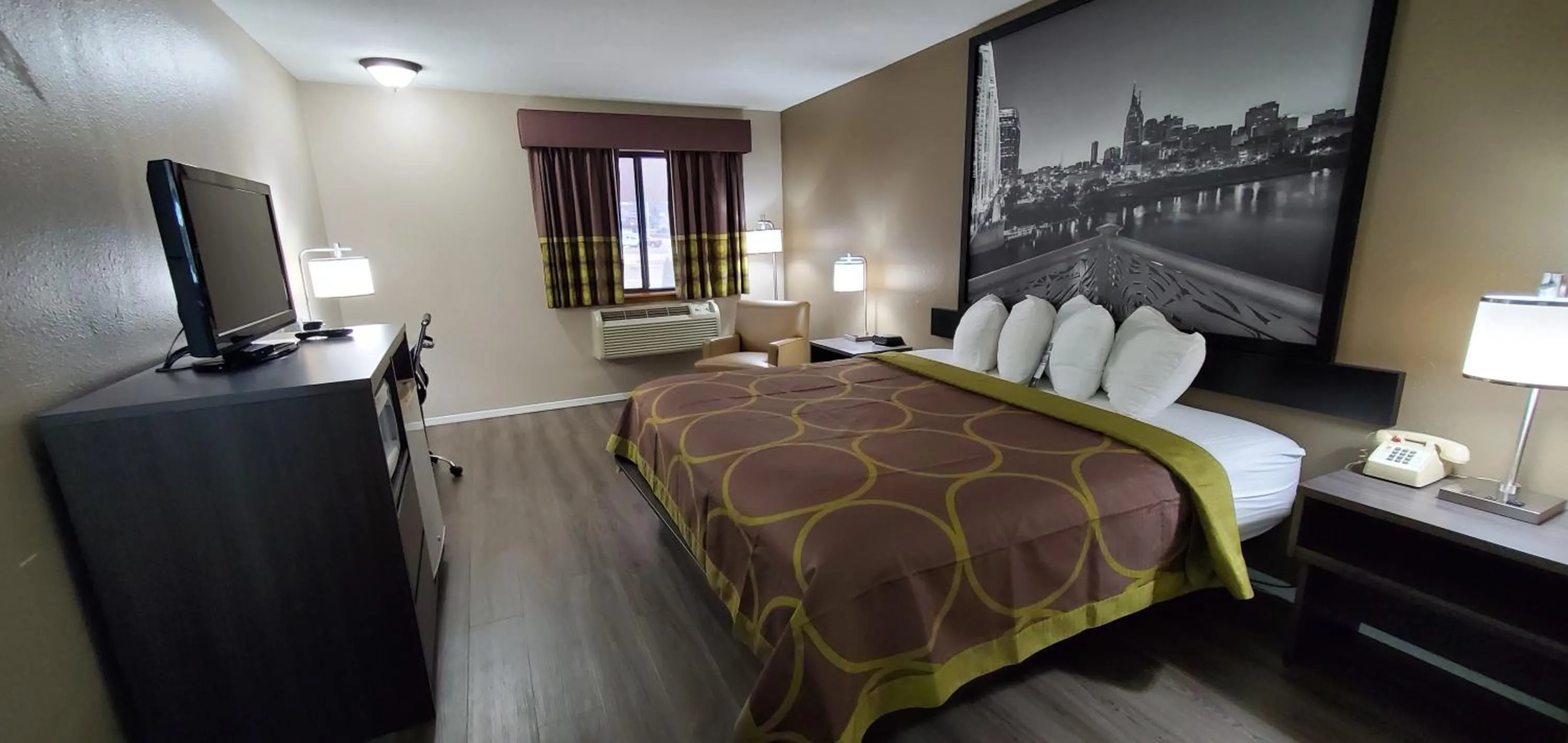 Photo of the whole room in Super 8 by Wyndham Paris