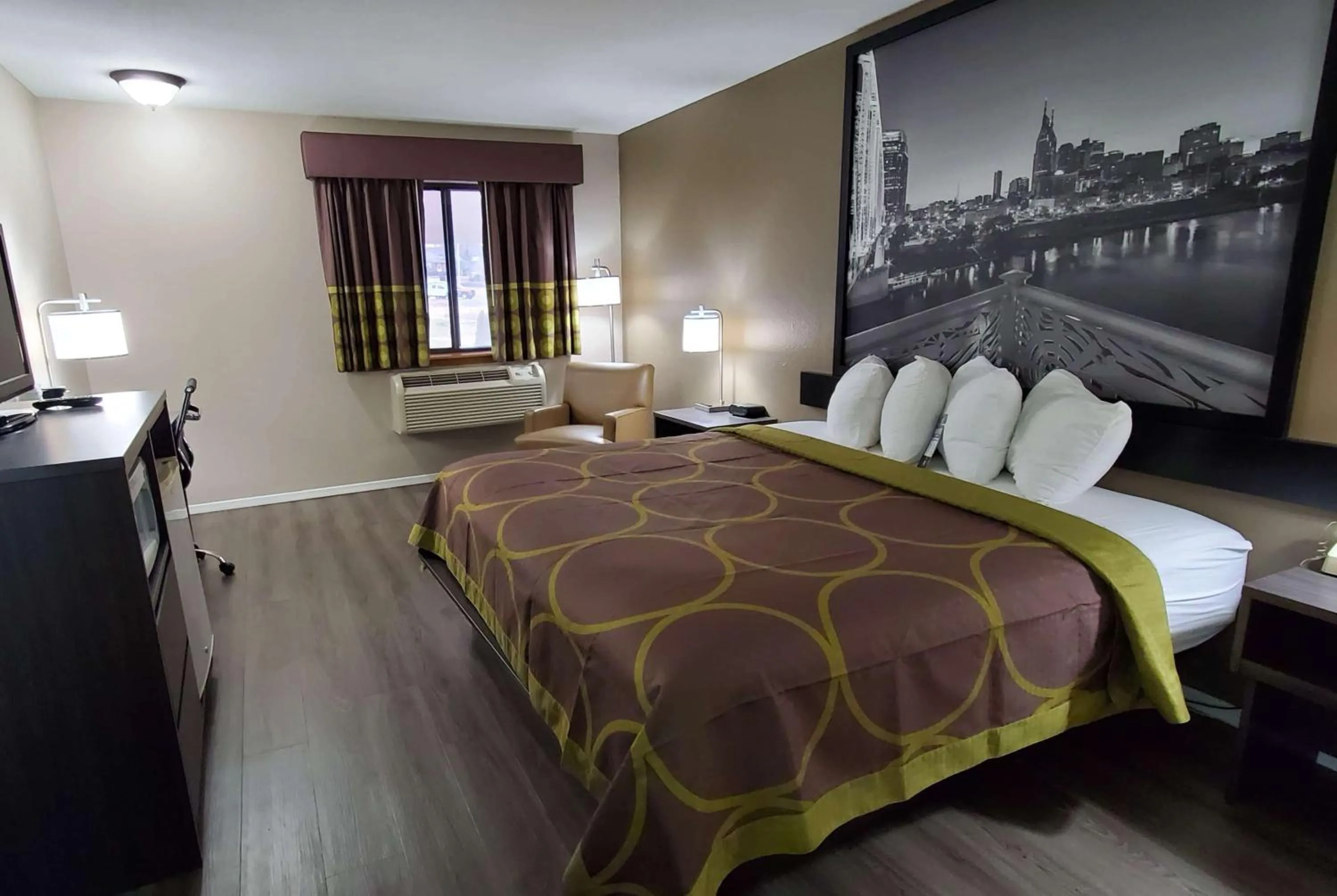 Photo of the whole room in Super 8 by Wyndham Paris