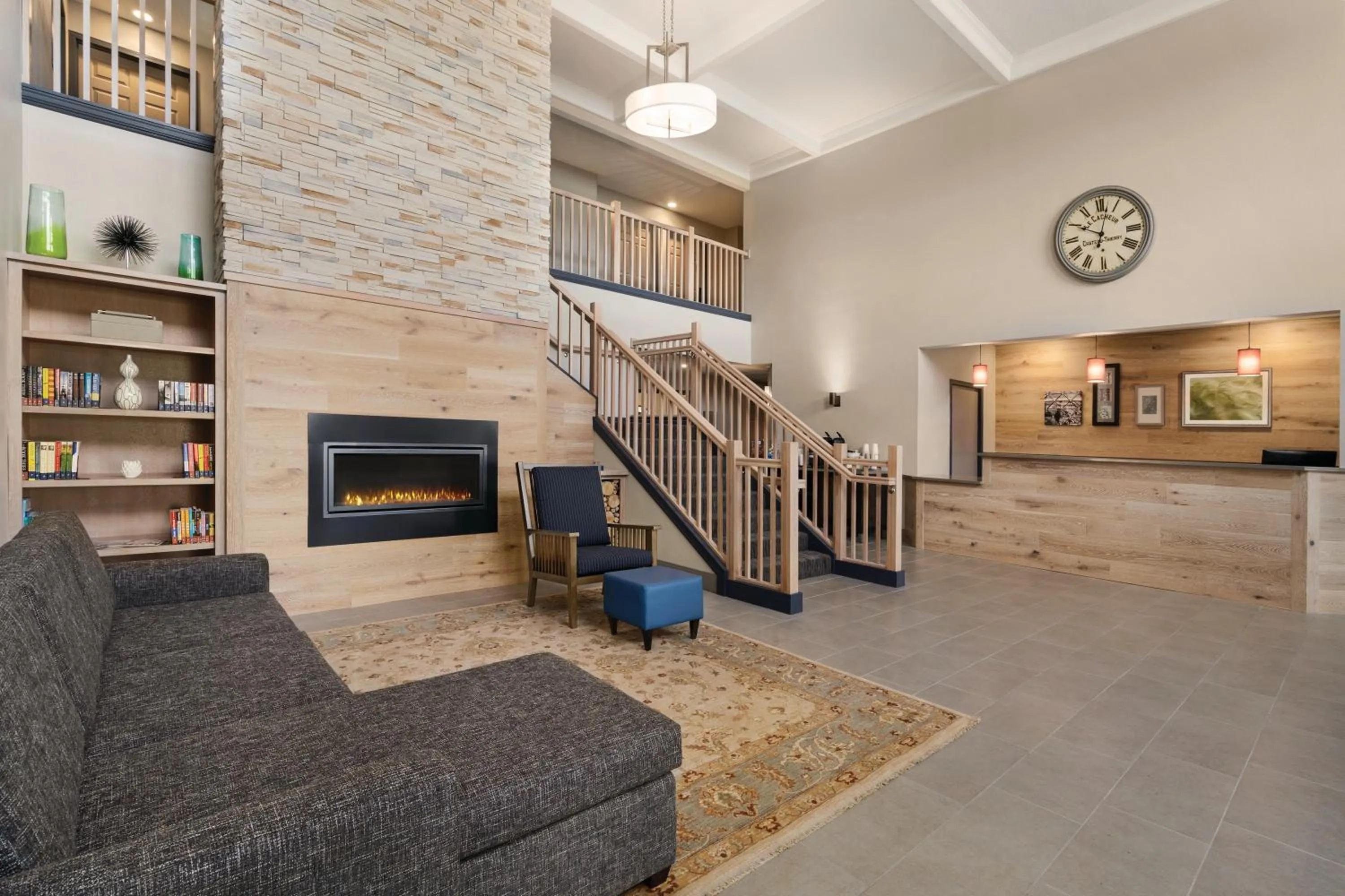 Lobby or reception in Country Inn & Suites by Radisson, Detroit Lakes, MN