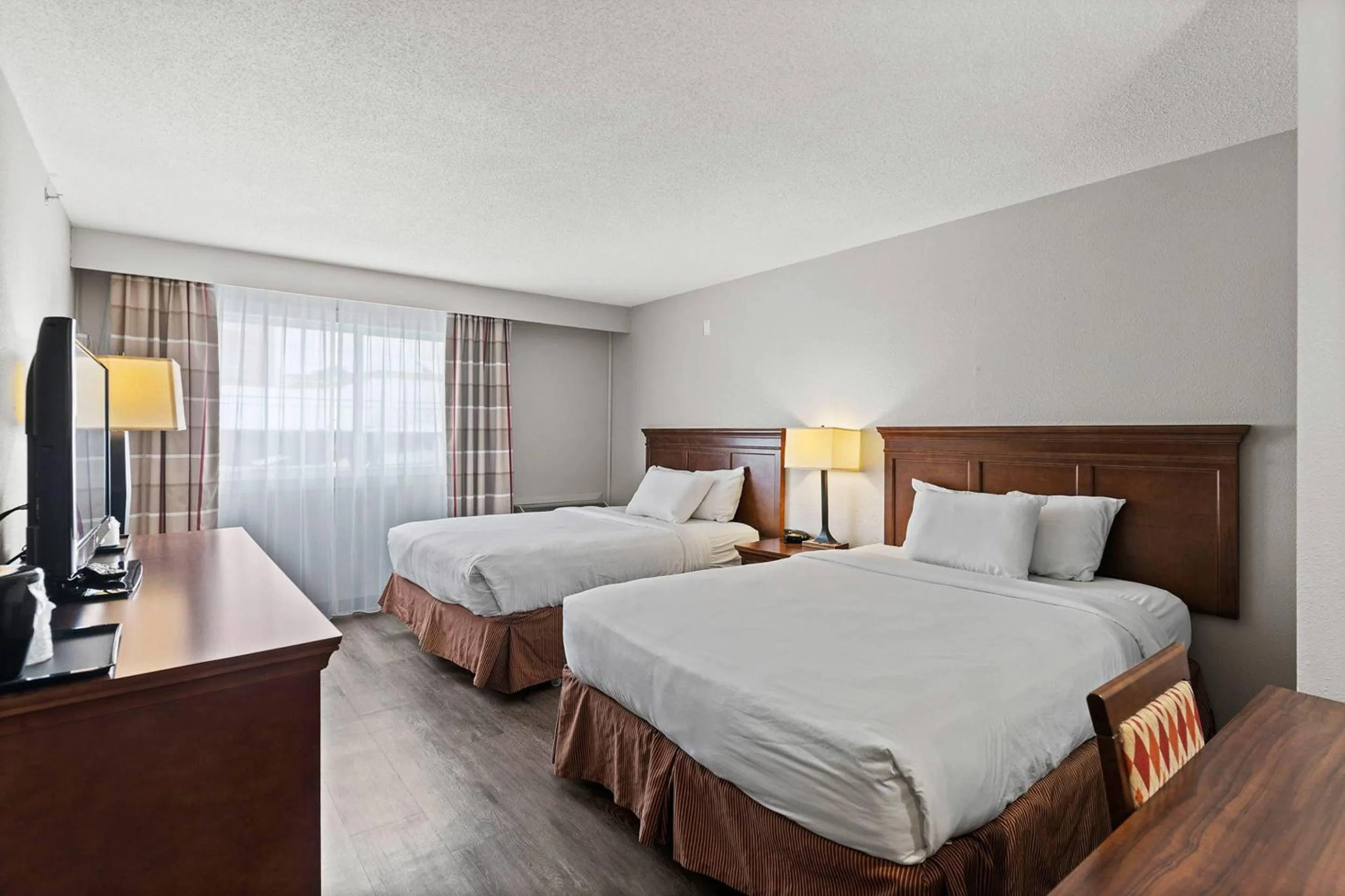 Bedroom, Bed in Country Inn & Suites by Radisson, Saskatoon, SK