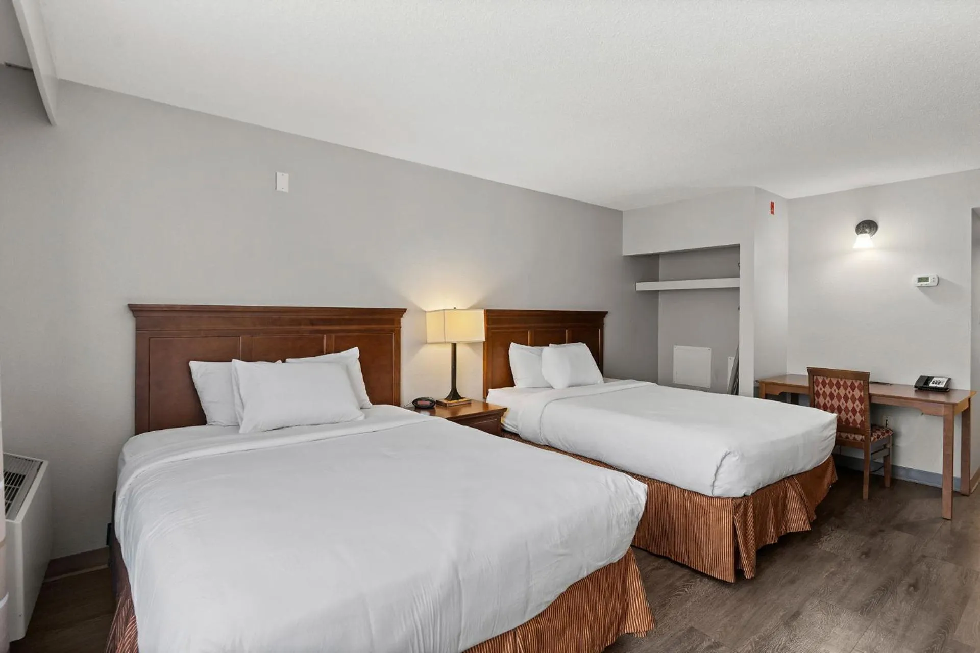 Bed in Country Inn & Suites by Radisson, Saskatoon, SK