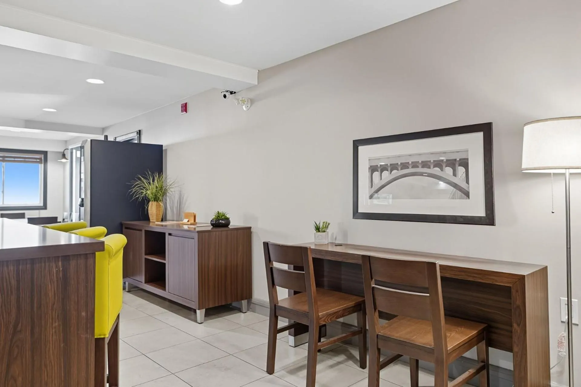 Lobby or reception in Country Inn & Suites by Radisson, Saskatoon, SK