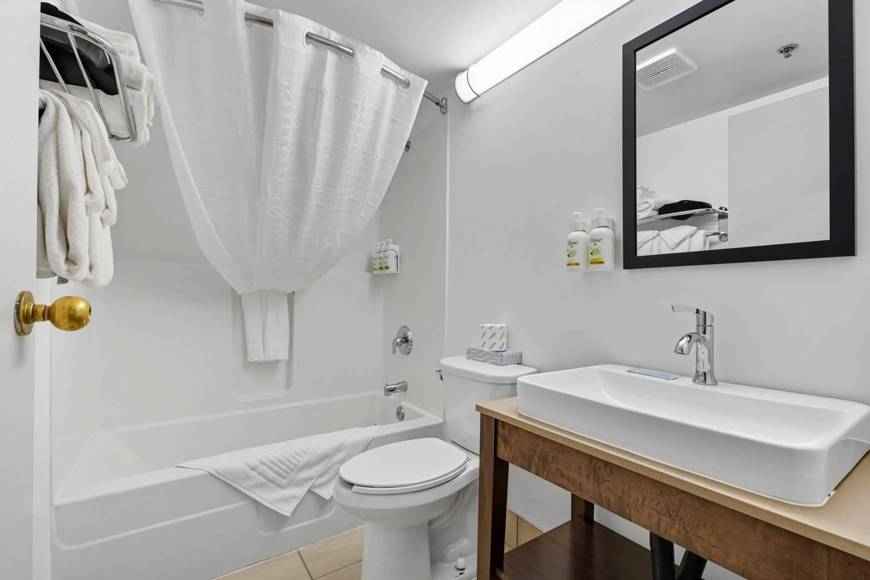 Bedroom in Country Inn & Suites by Radisson, Saskatoon, SK