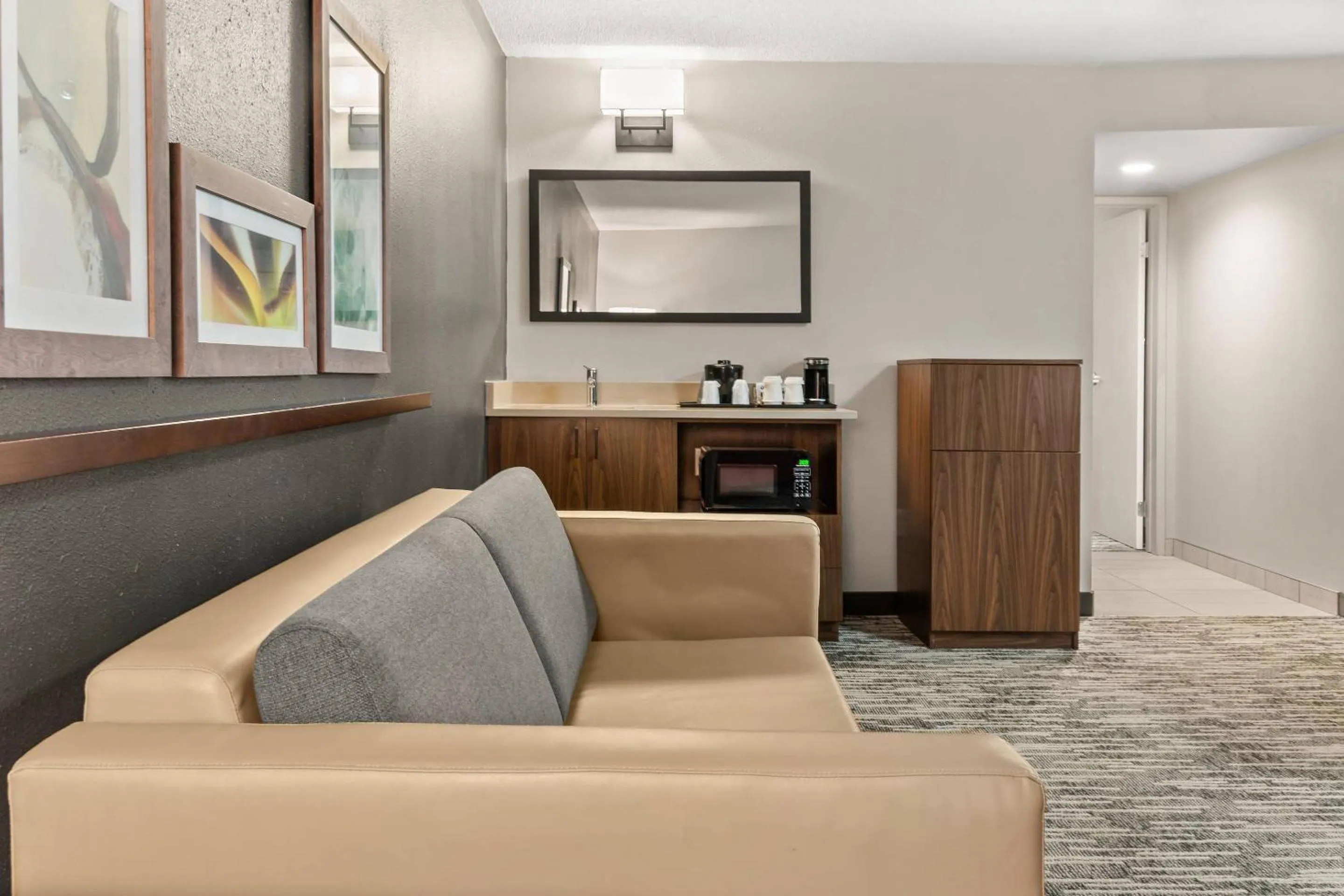 Bedroom in Country Inn & Suites by Radisson, Winnipeg, MB