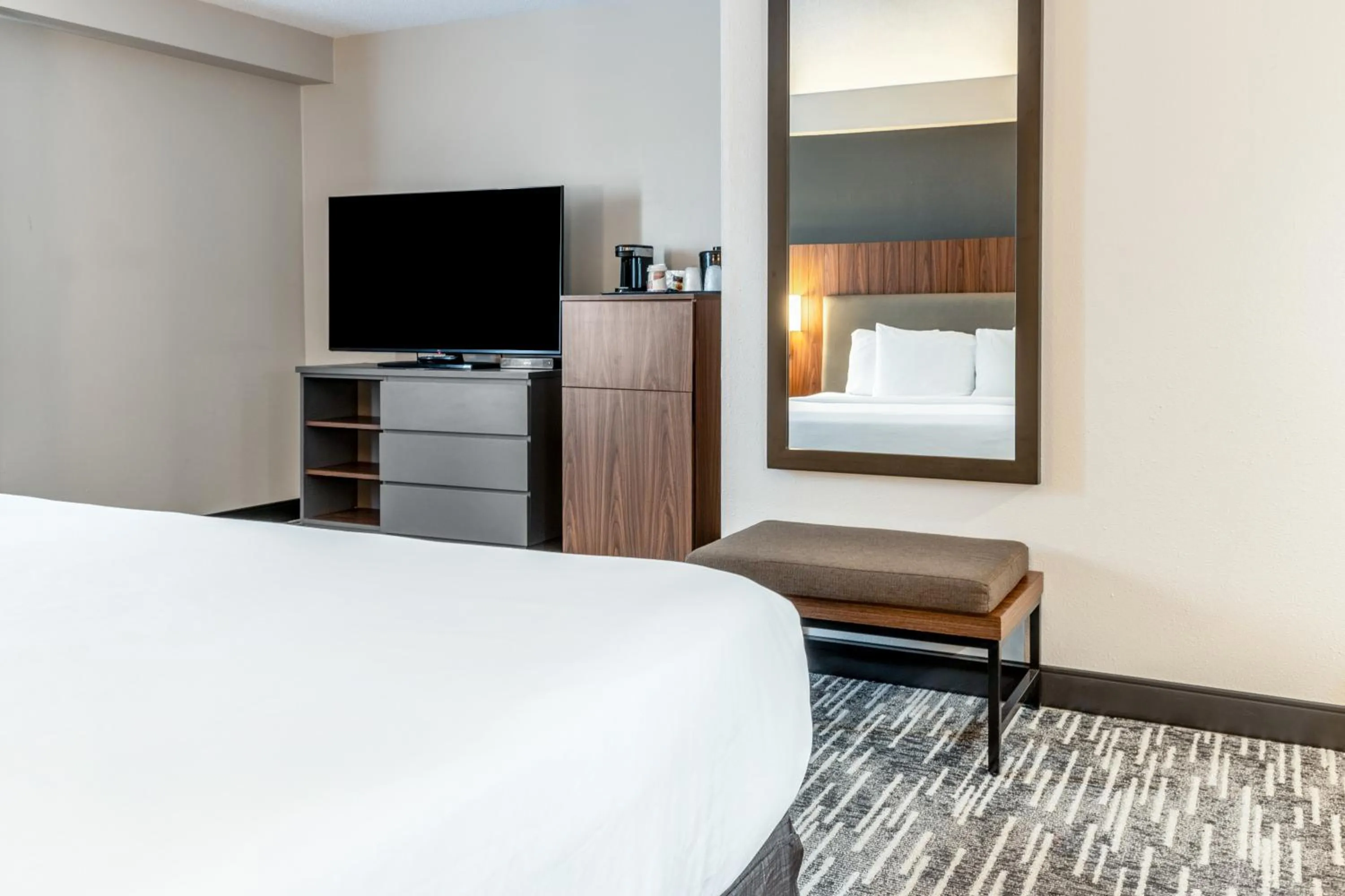 Bed in Country Inn & Suites by Radisson, Winnipeg, MB