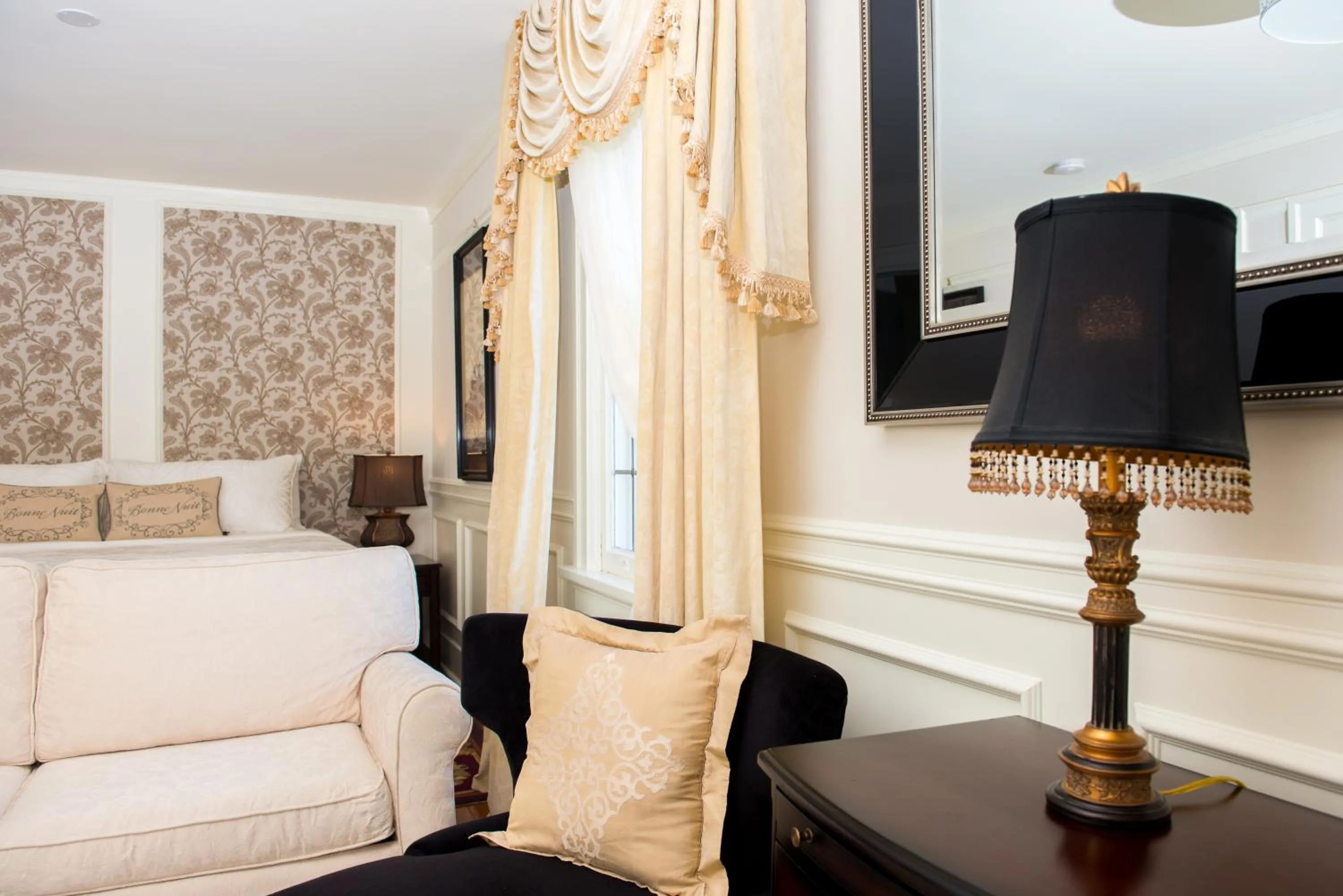 Decorative detail in The Craigmyle Inn