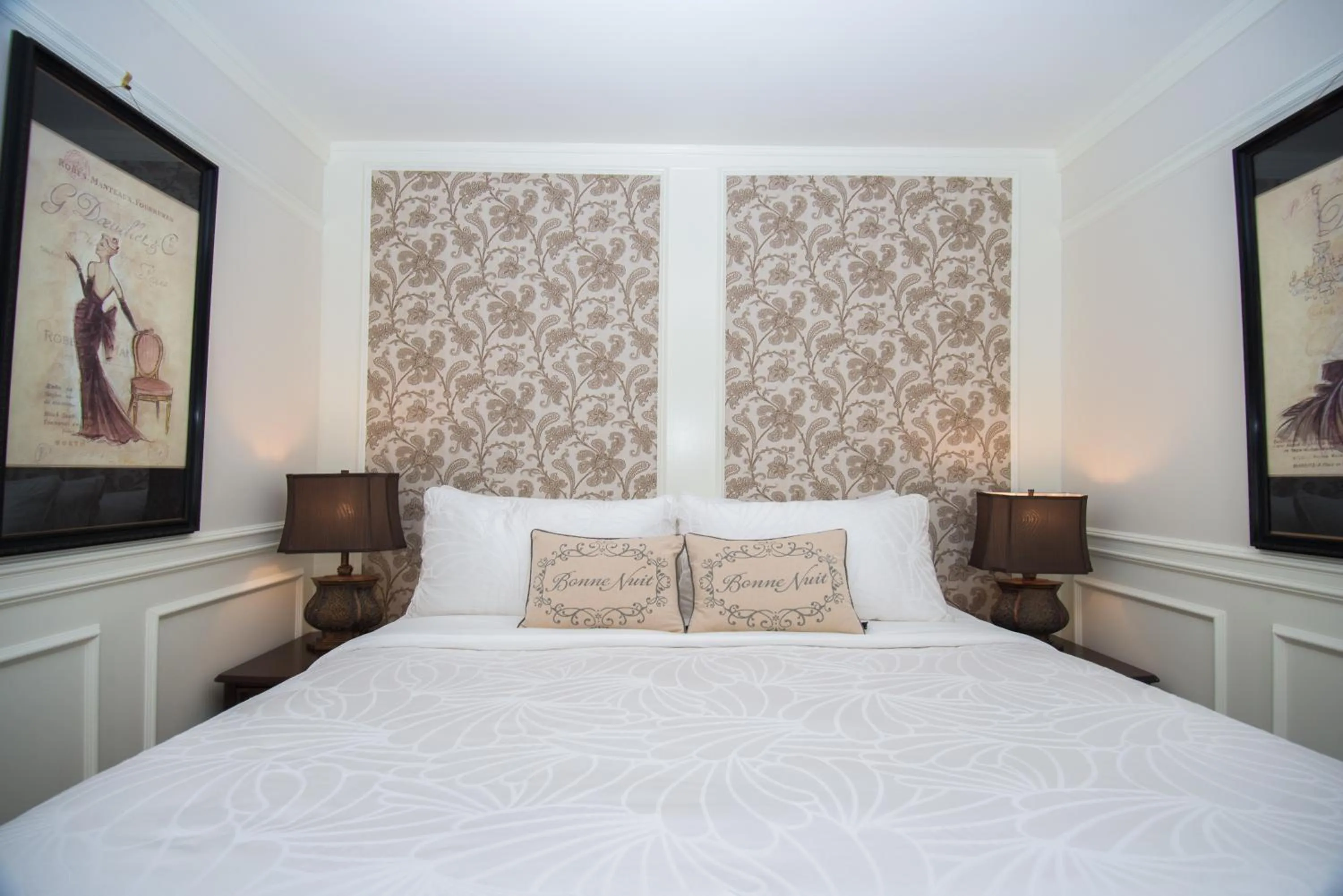 Bedroom, Bed in The Craigmyle Inn