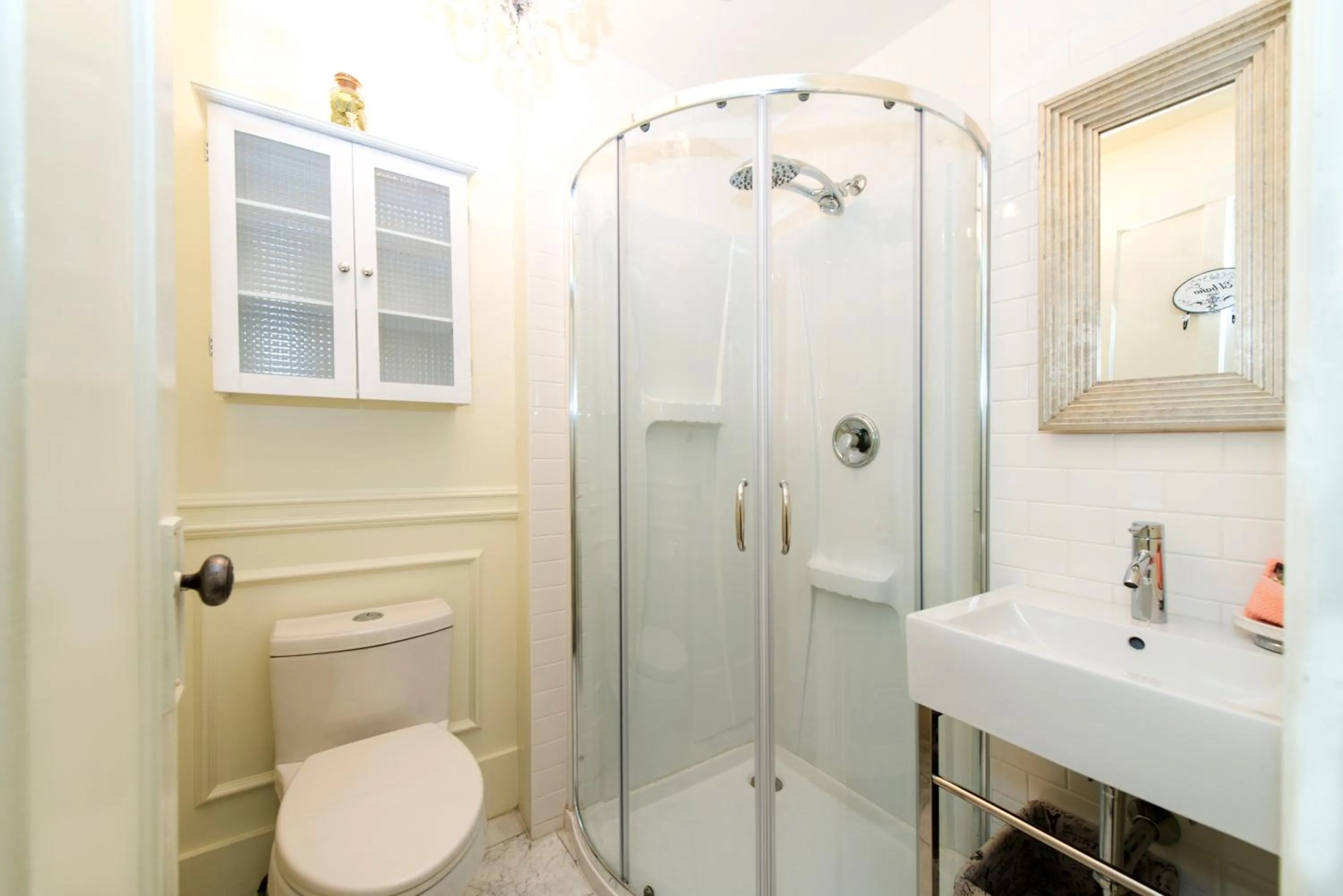 Bathroom in The Craigmyle Inn