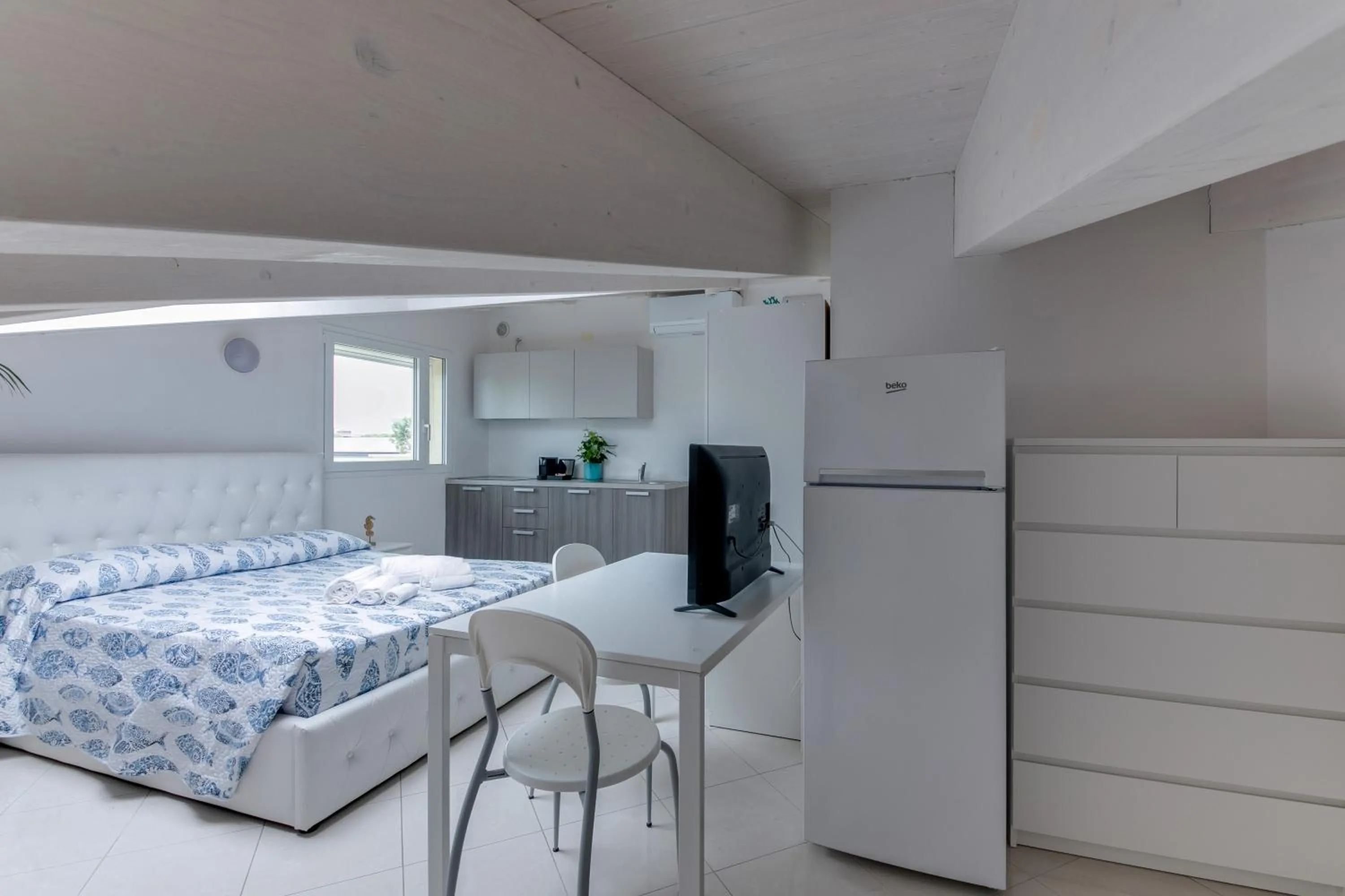 Bed in Mansarda Diamanti - Siroli Collection