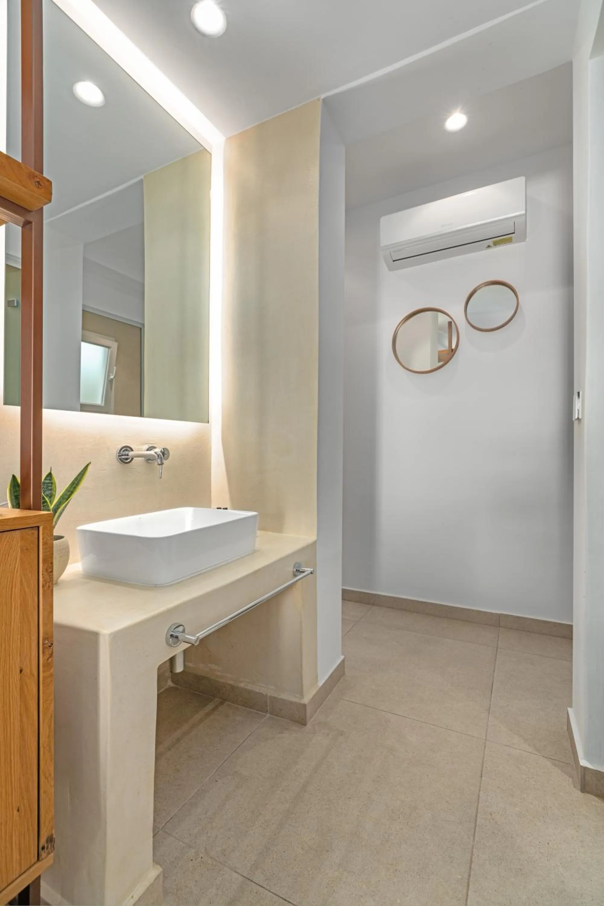 Bathroom in Omnia Mykonos Boutique Hotel & Suites