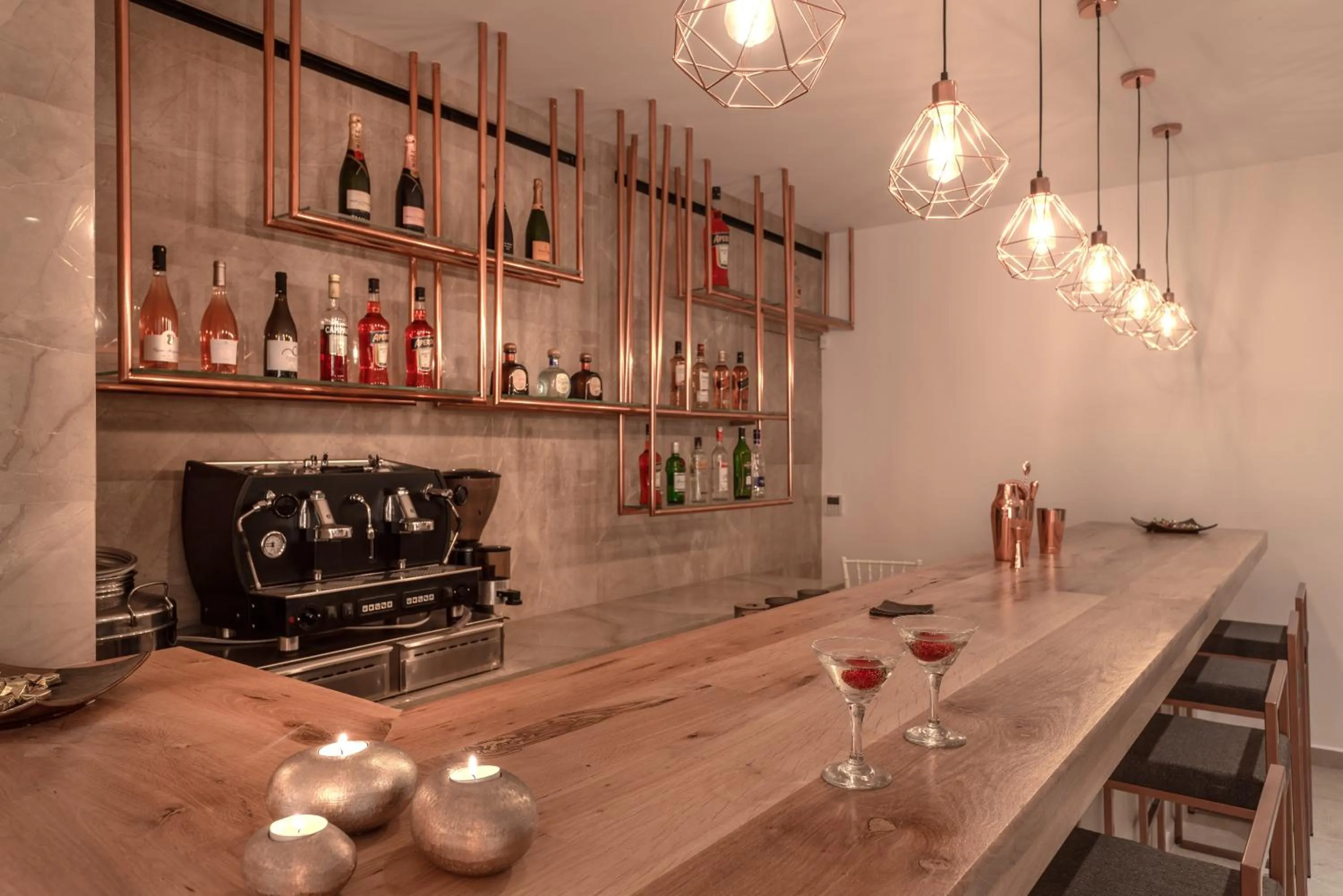 Lounge or bar in Omnia Mykonos Boutique Hotel & Suites