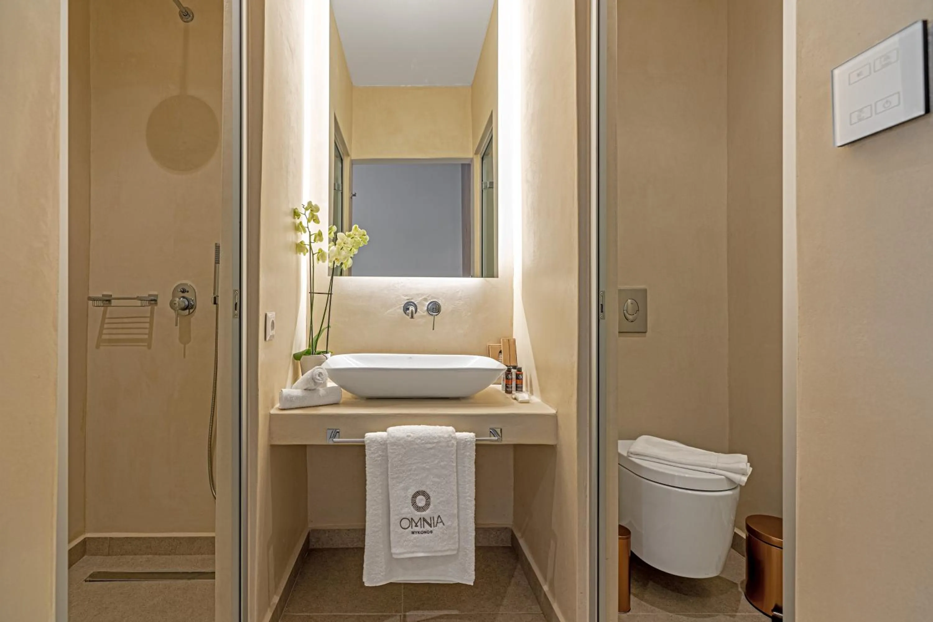 Bathroom in Omnia Mykonos Boutique Hotel & Suites