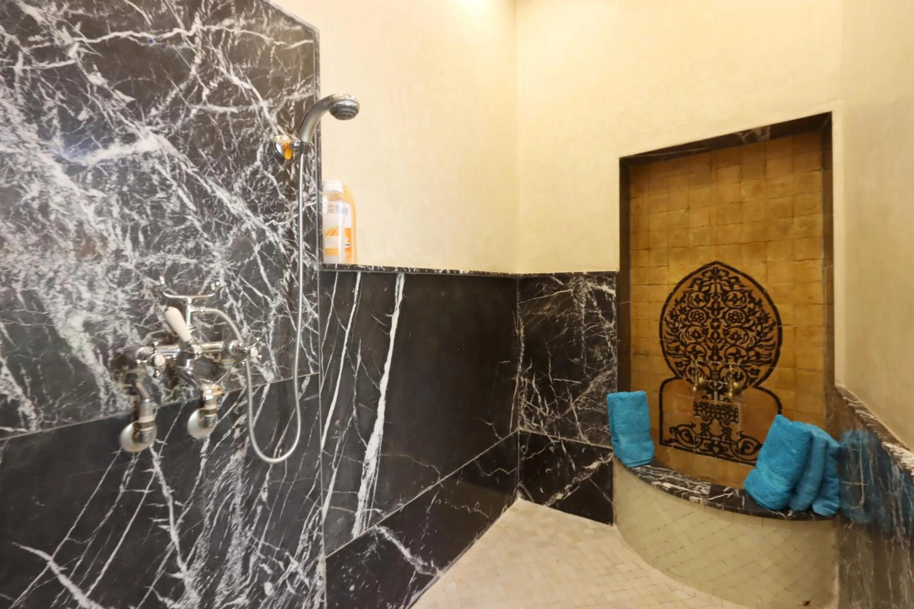 Riad Dwiriyat My Teib