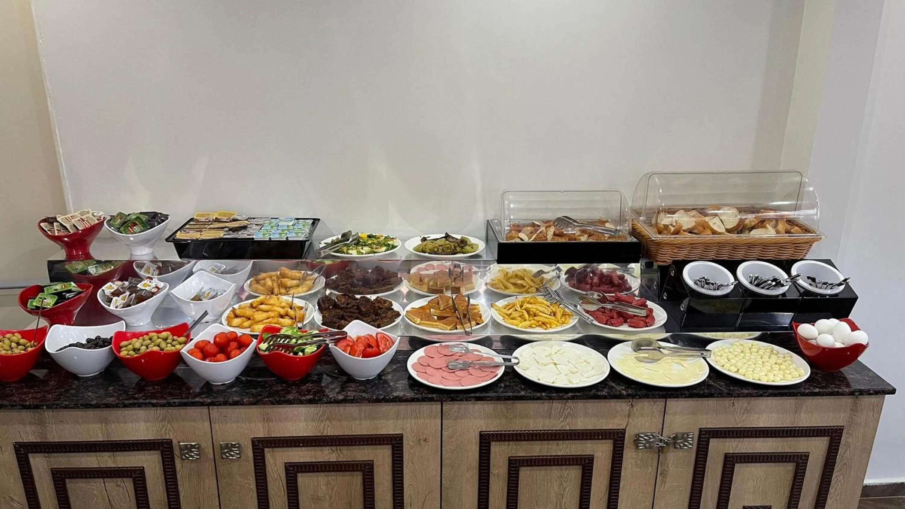 Buffet breakfast in Gul Otel