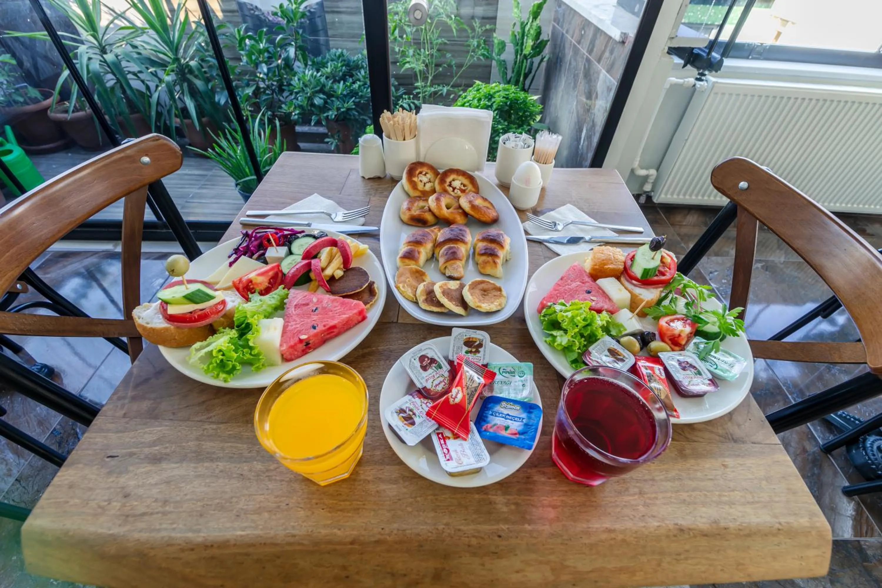 Breakfast in Gul Otel