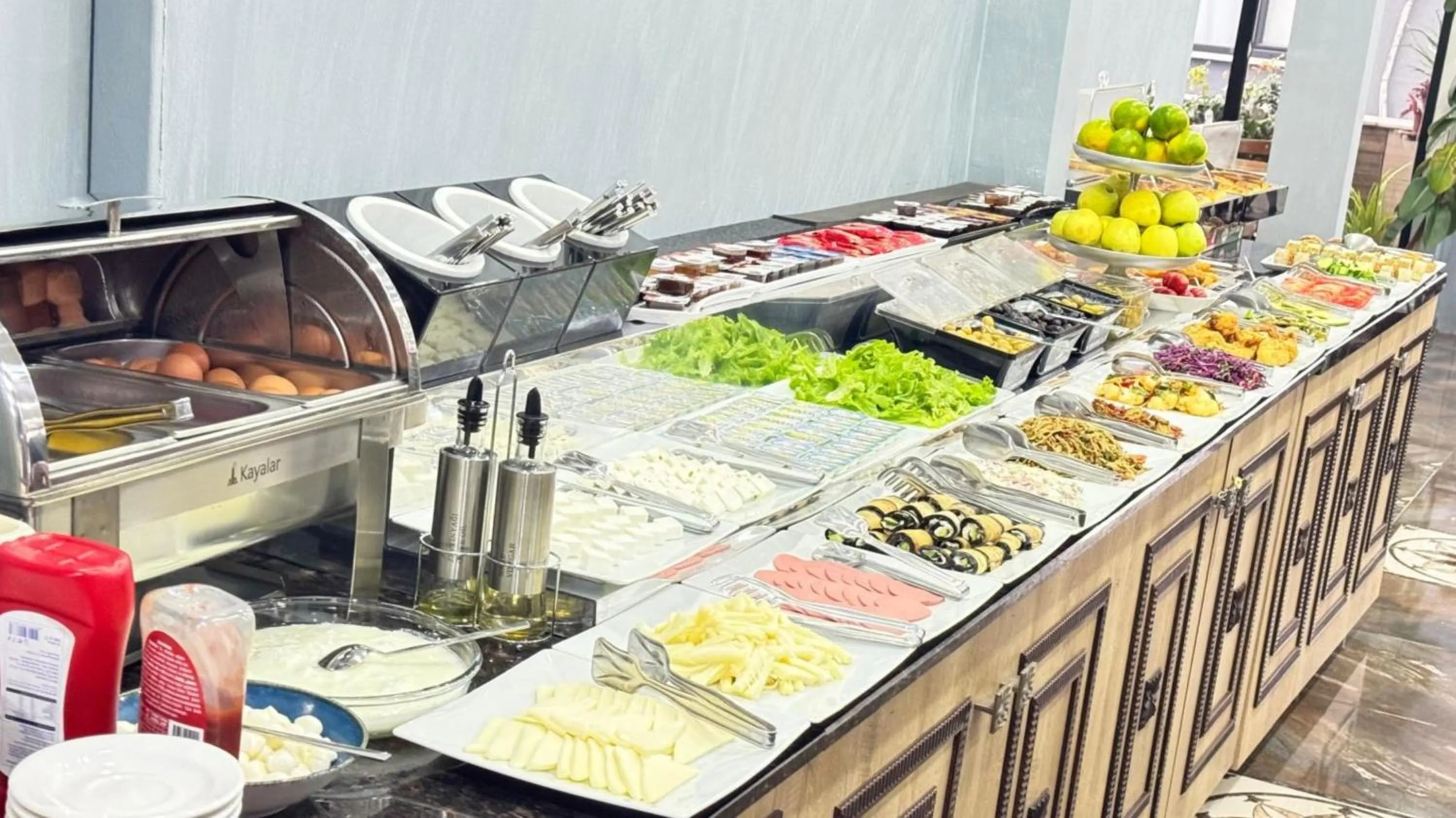 Buffet breakfast in Gul Otel