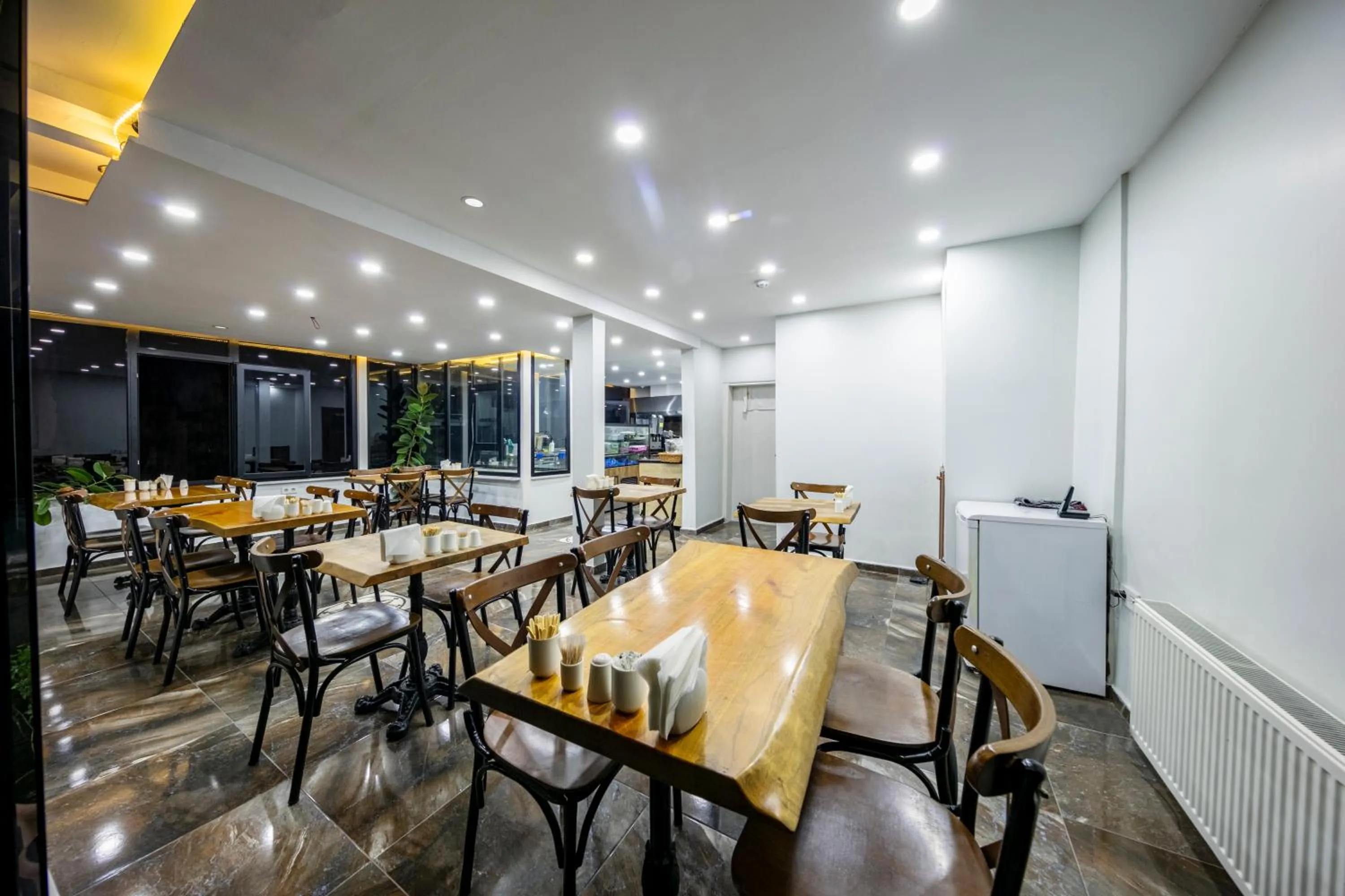 Restaurant/places to eat in Gul Otel