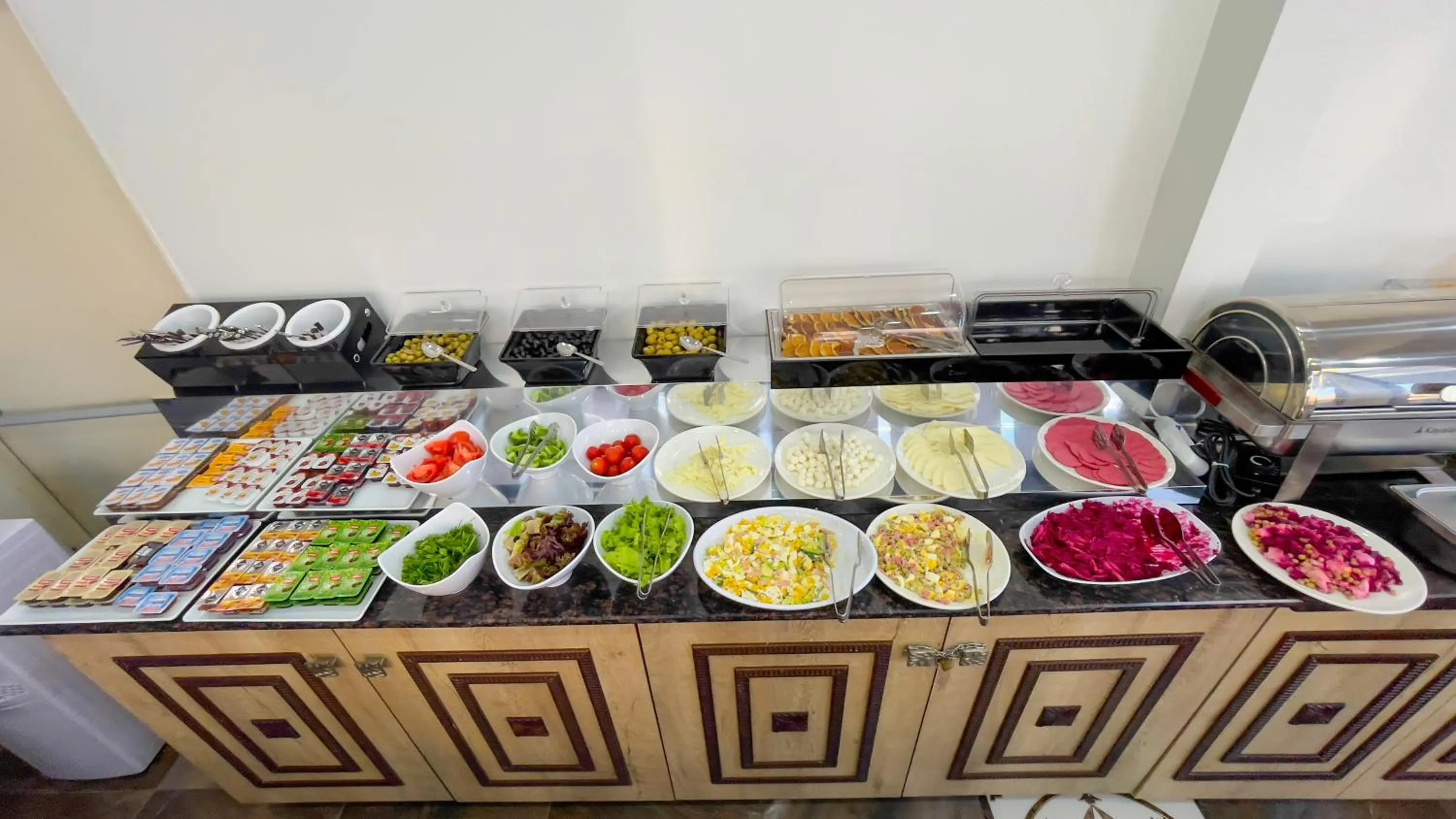 Restaurant/places to eat in Gul Otel