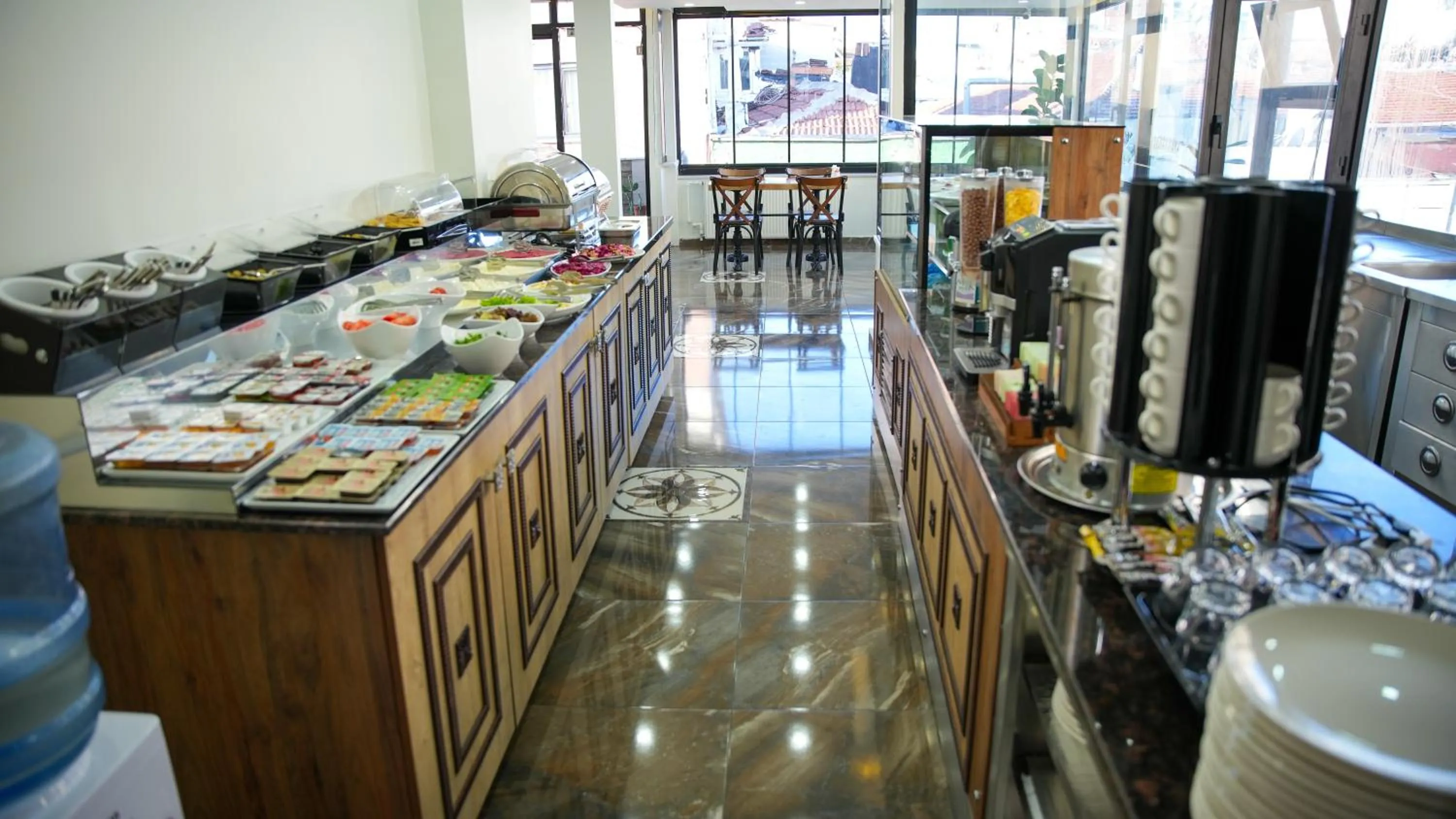 Restaurant/places to eat in Gul Otel