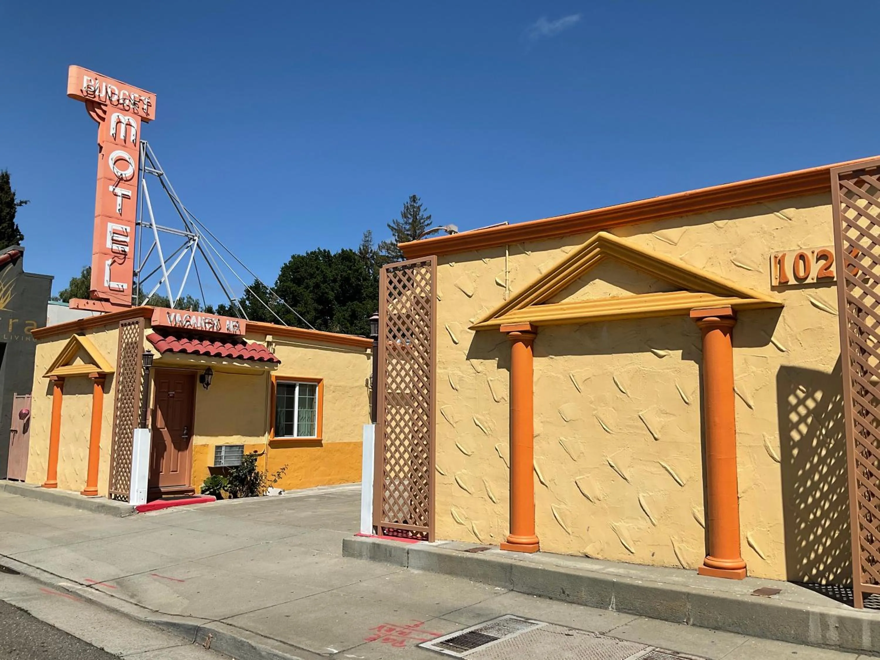 Property building in Budget Motel