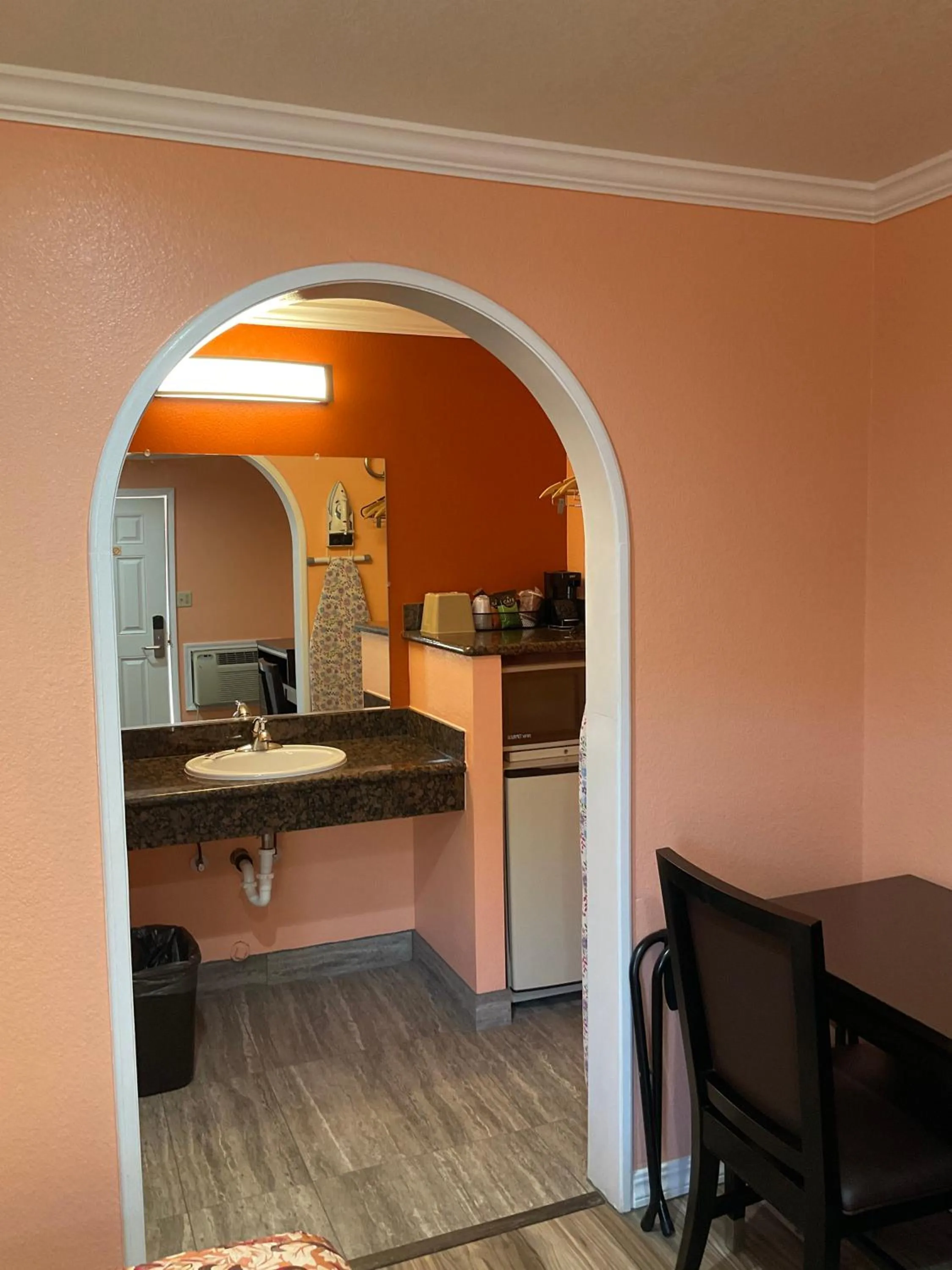 Coffee/tea facilities in Budget Motel