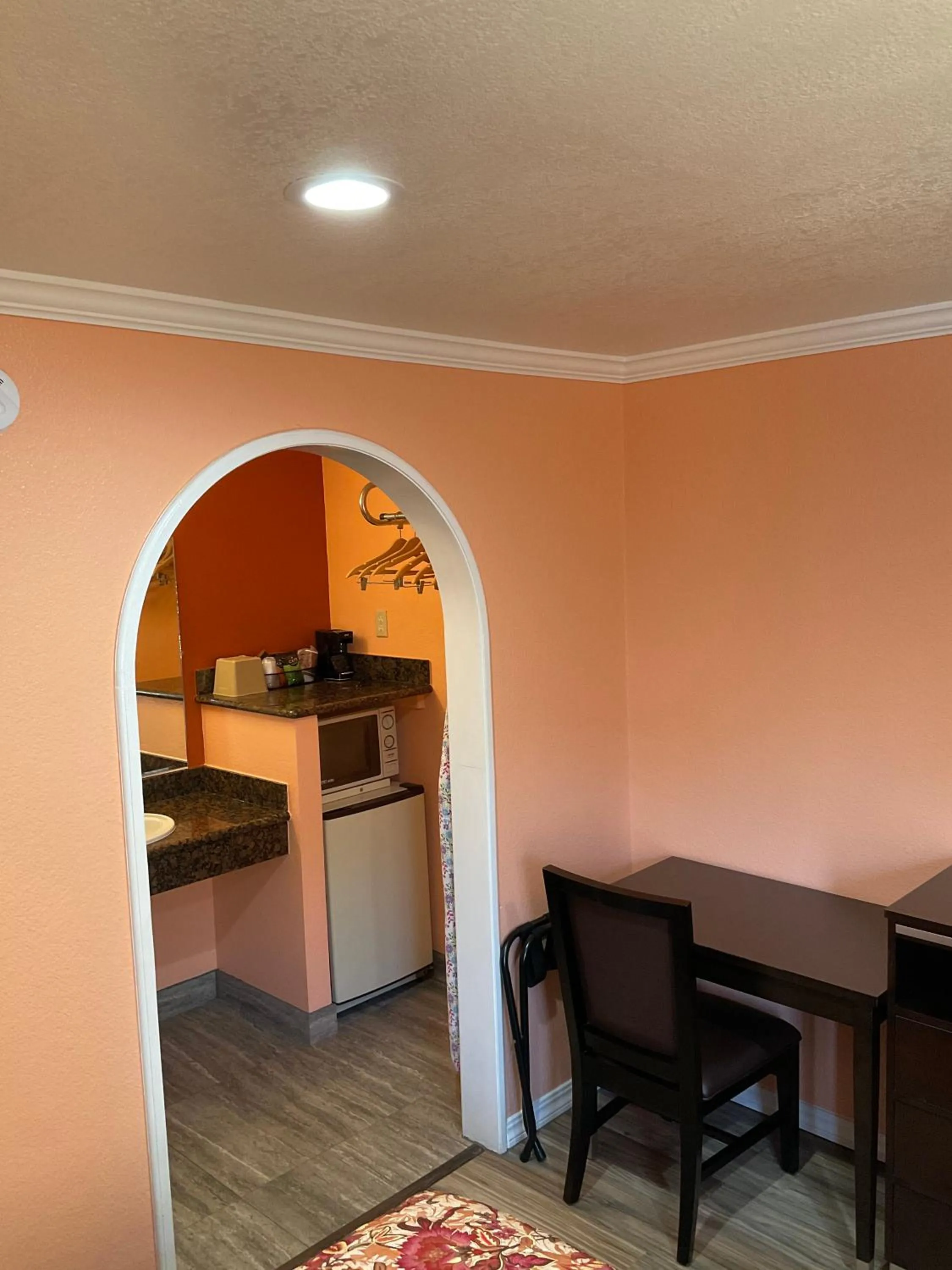 Coffee/tea facilities in Budget Motel