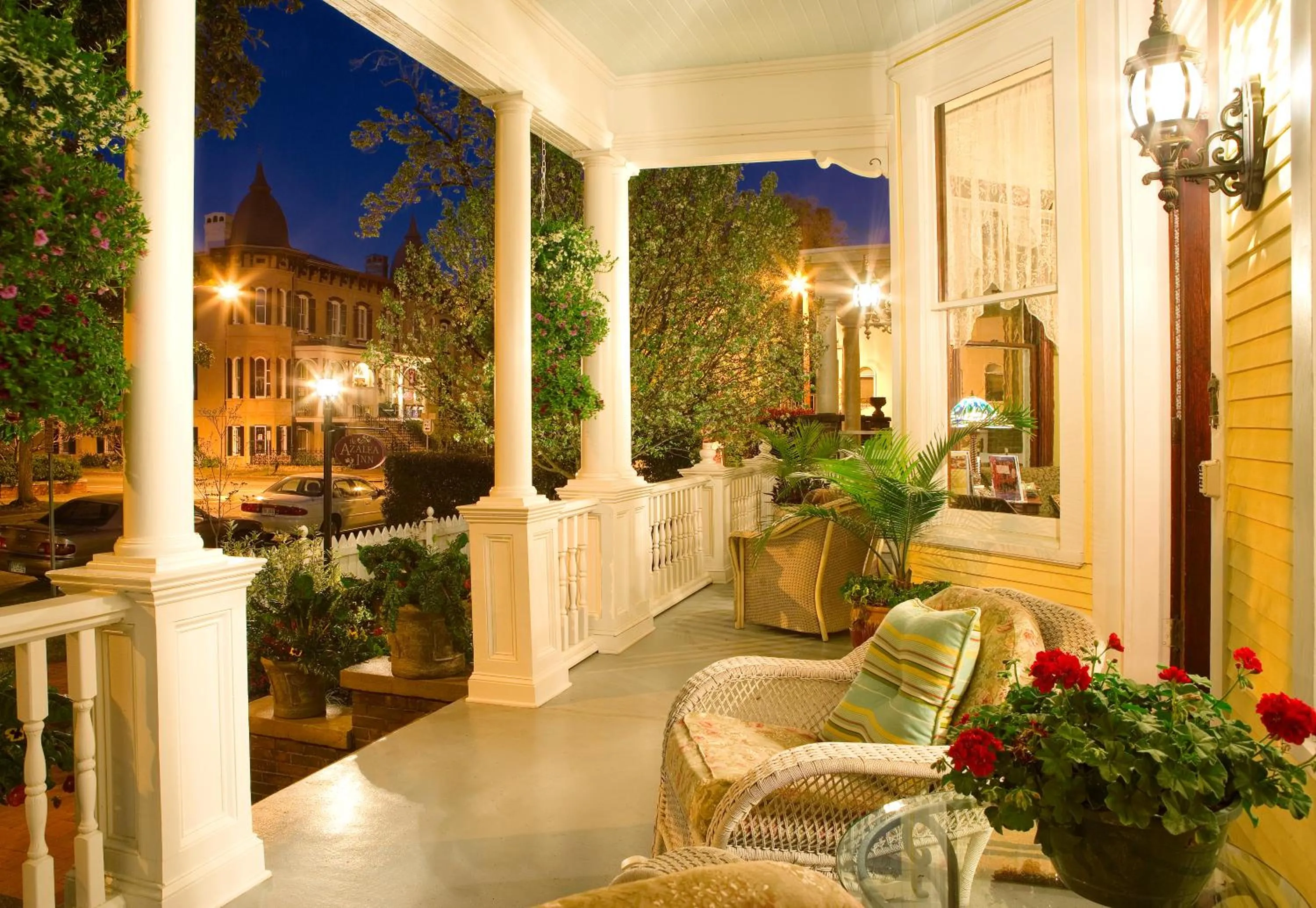 Facade/entrance in Azalea Inn and Villas