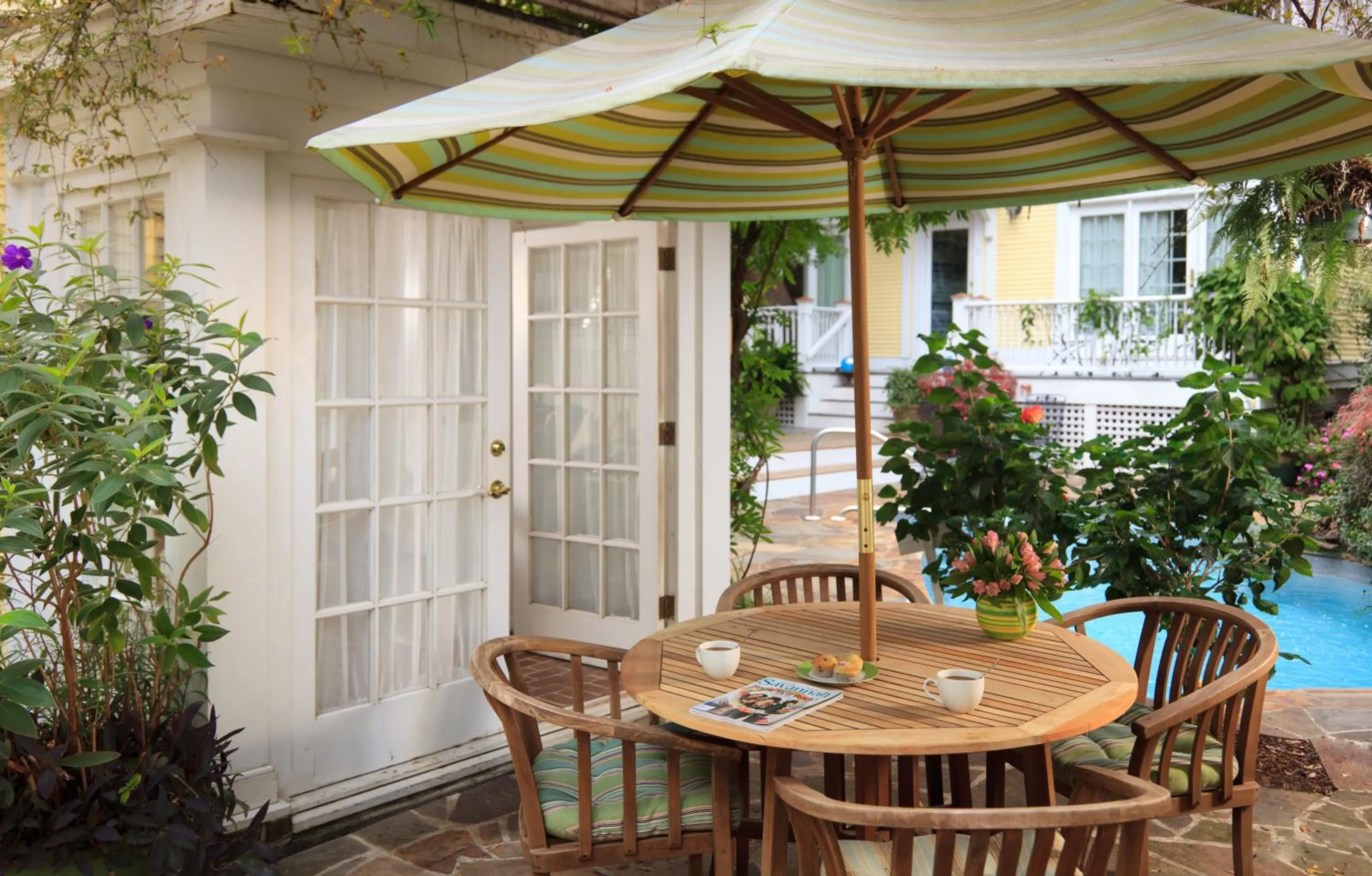 Balcony/Terrace in Azalea Inn and Villas